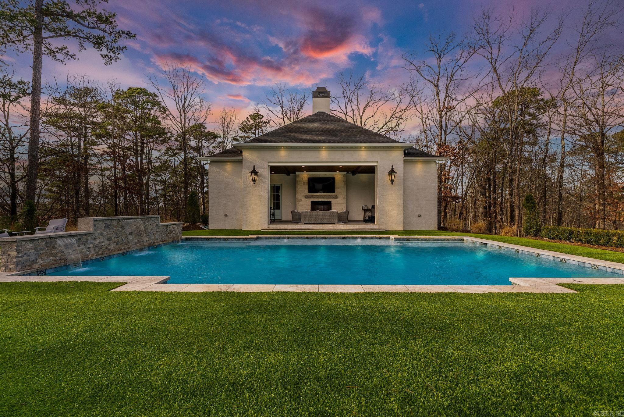 CHENAL DOWNS - Residential