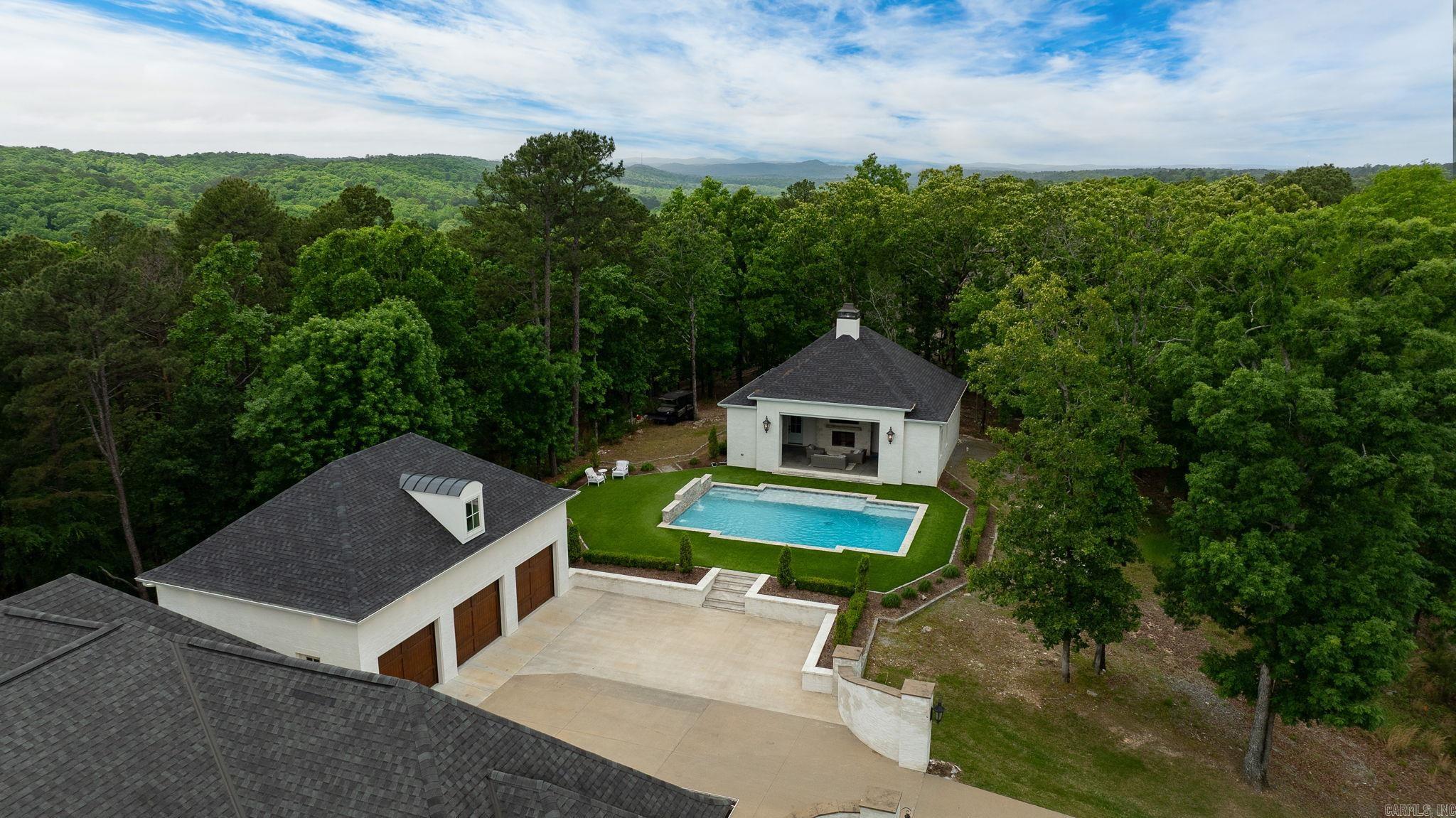 CHENAL DOWNS - Residential