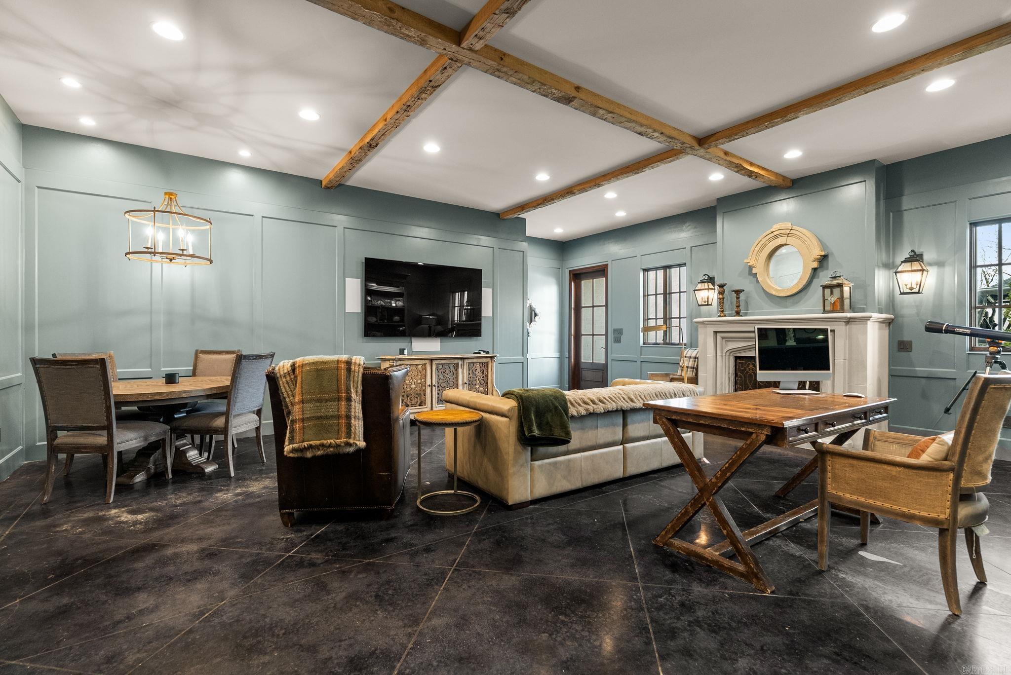 CHENAL DOWNS - Residential