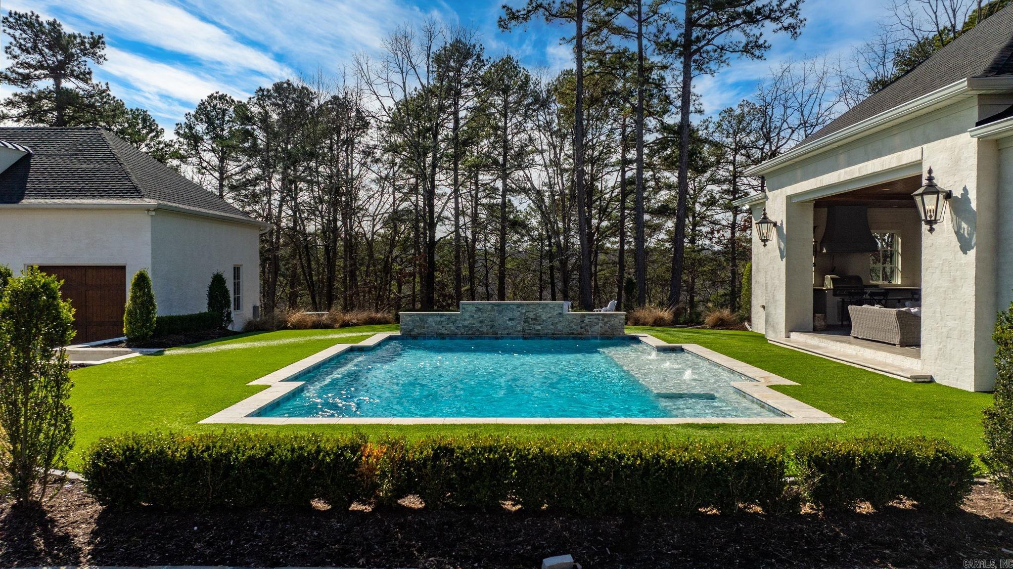 CHENAL DOWNS - Residential