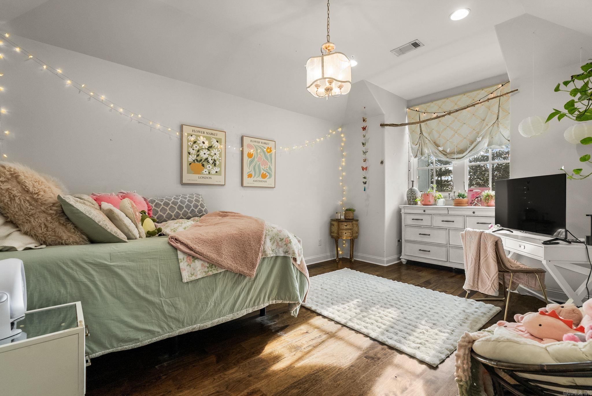 CHENAL DOWNS - Residential