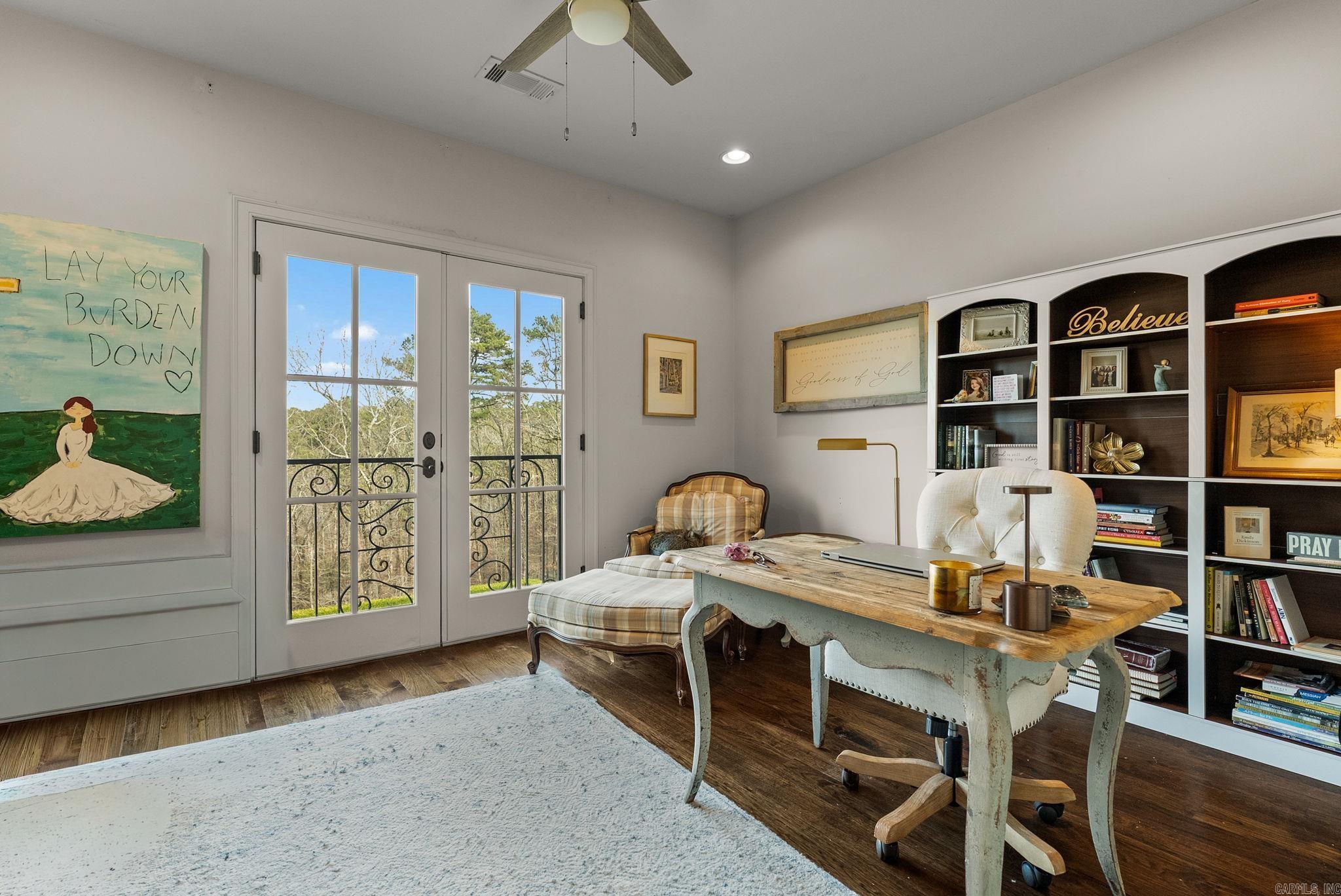 CHENAL DOWNS - Residential