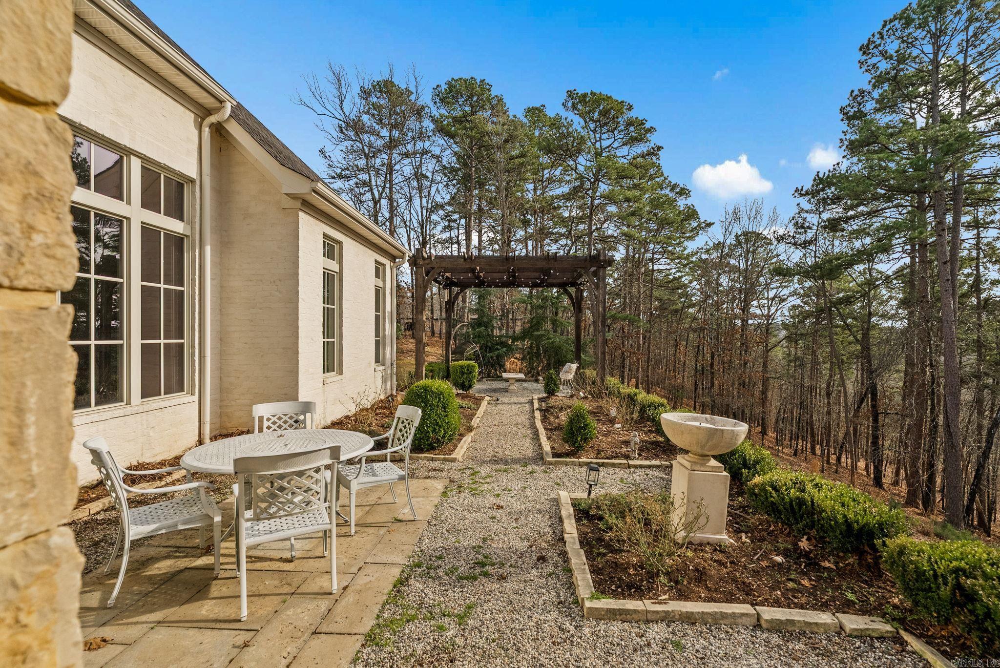 CHENAL DOWNS - Residential