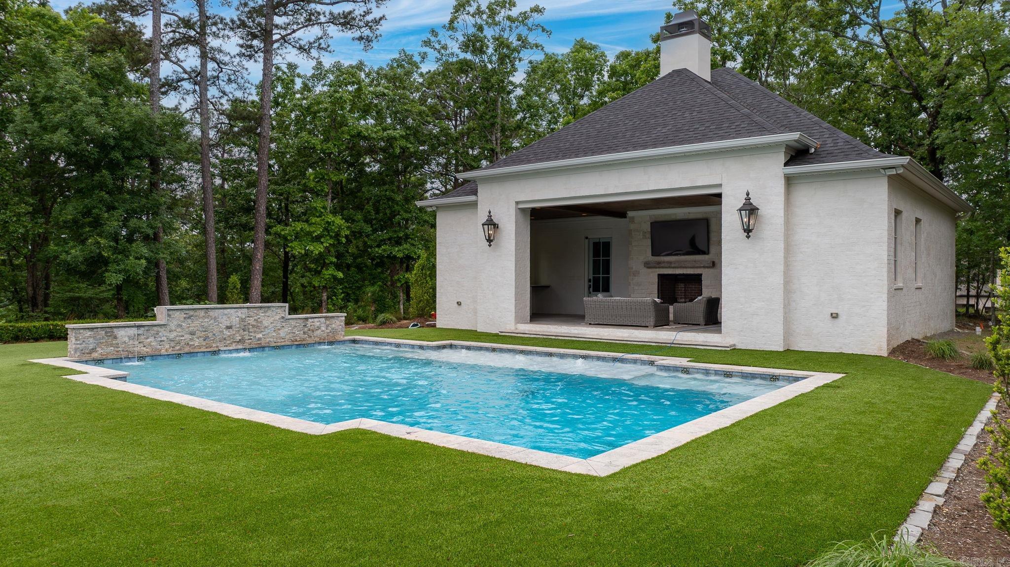 CHENAL DOWNS - Residential