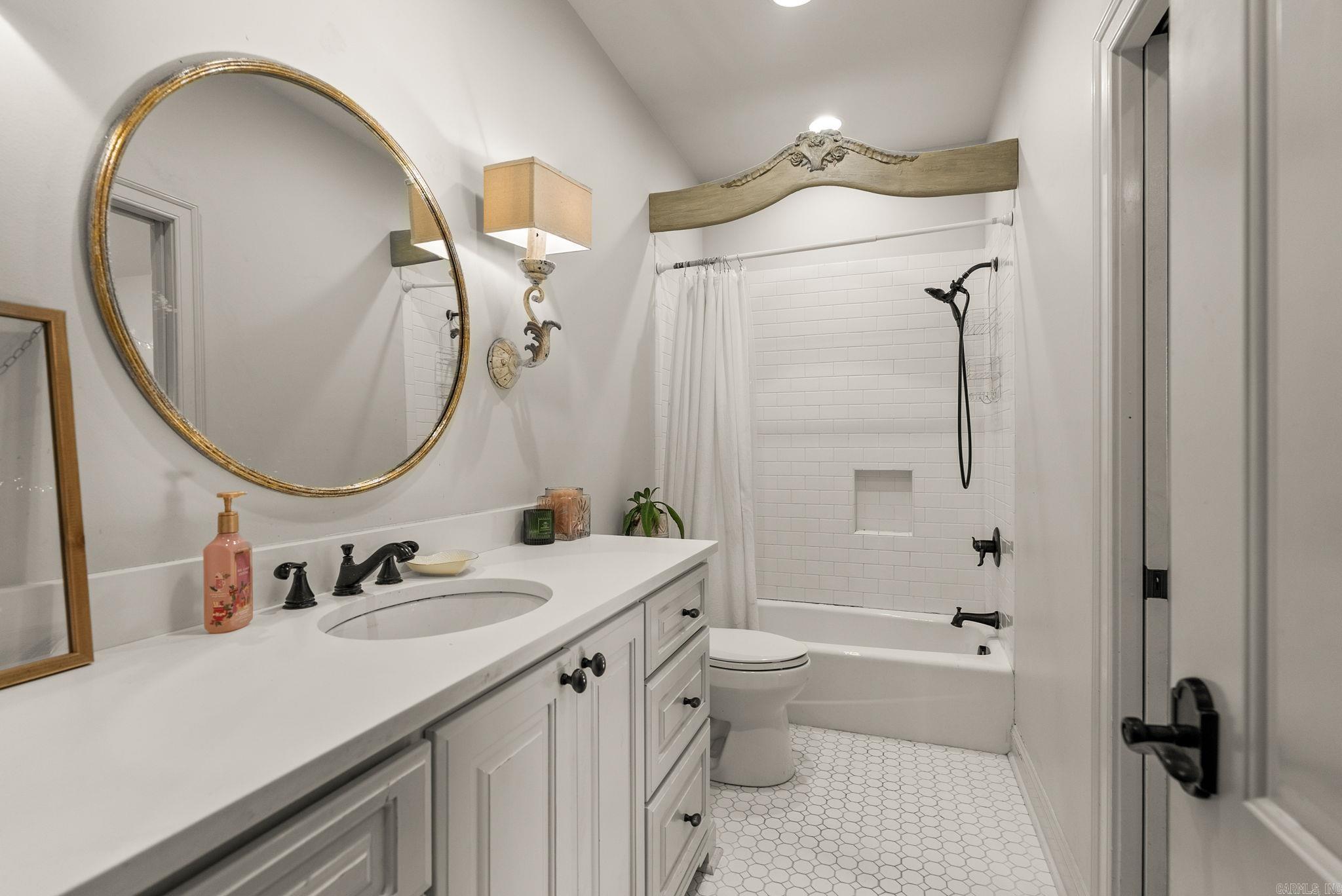 CHENAL DOWNS - Residential