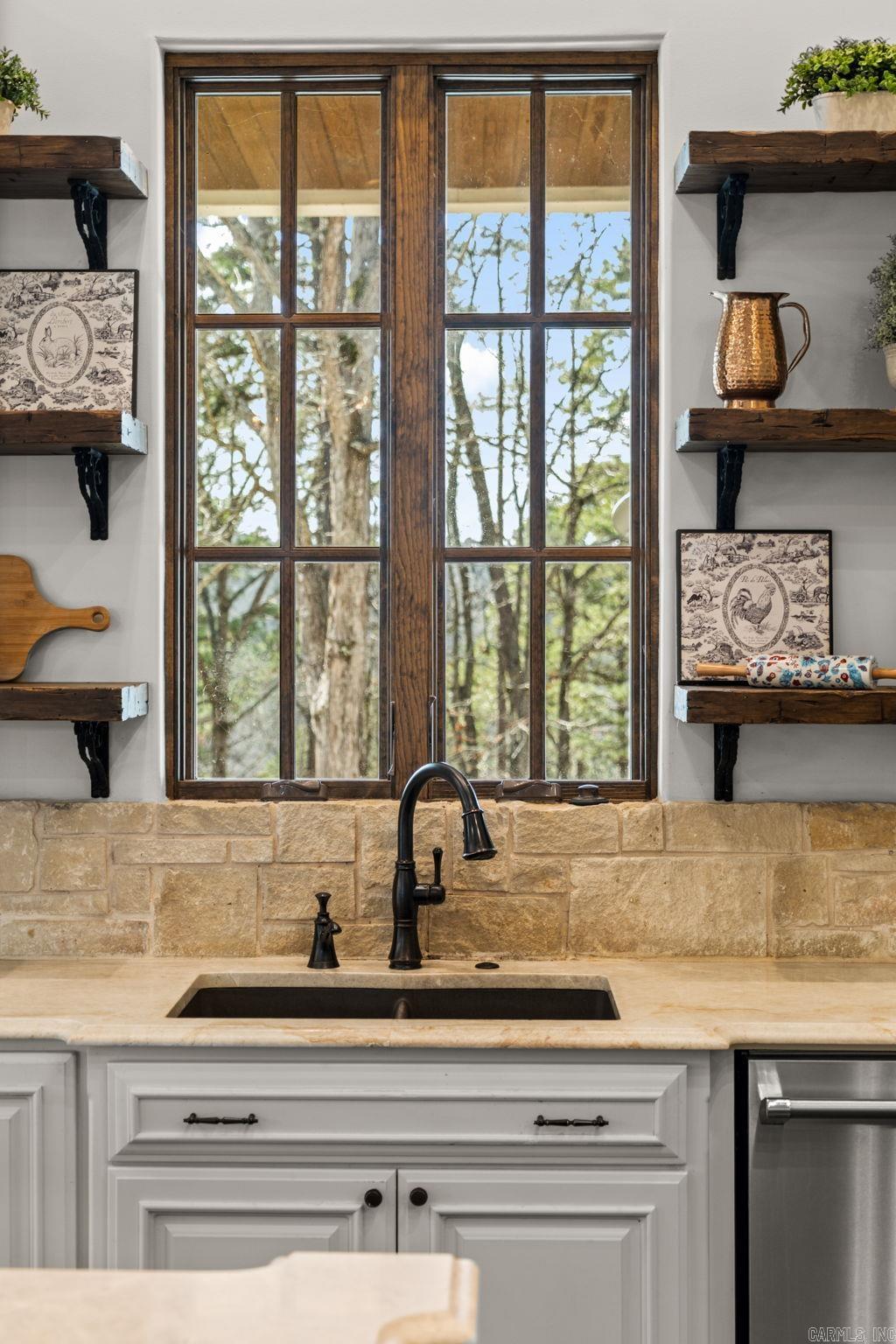 CHENAL DOWNS - Residential