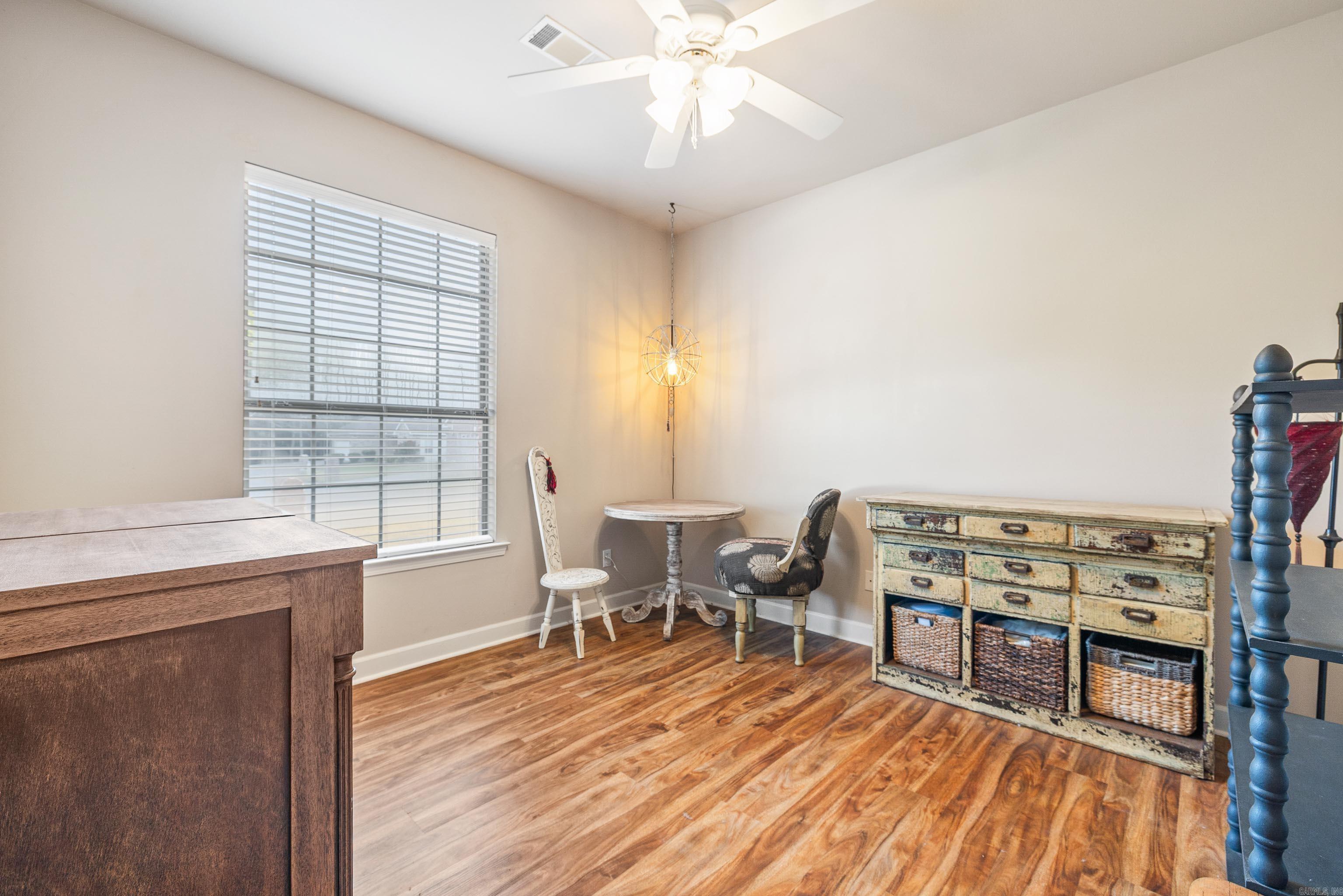 WISTERIA VINEYARD - Residential