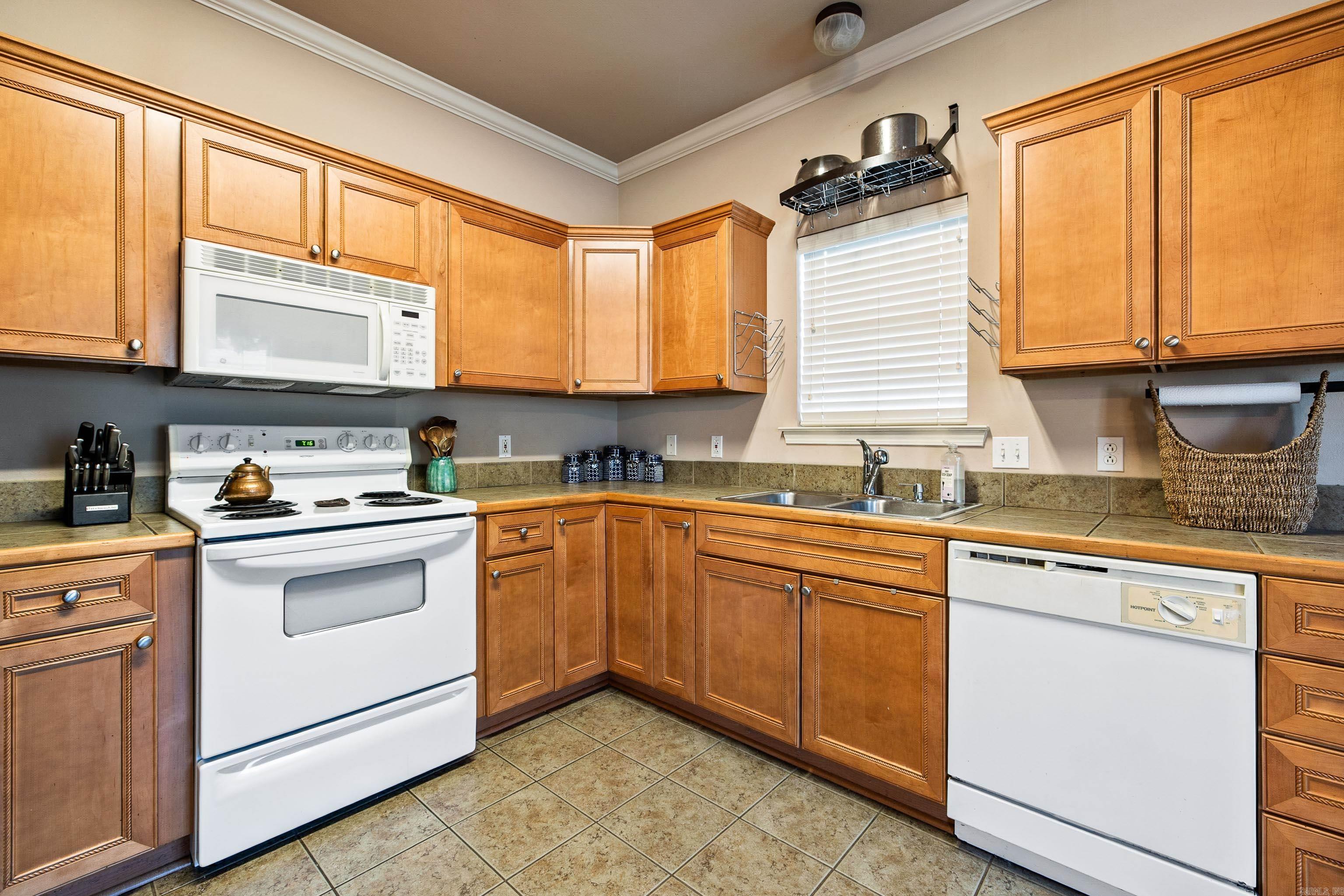 WISTERIA VINEYARD - Residential