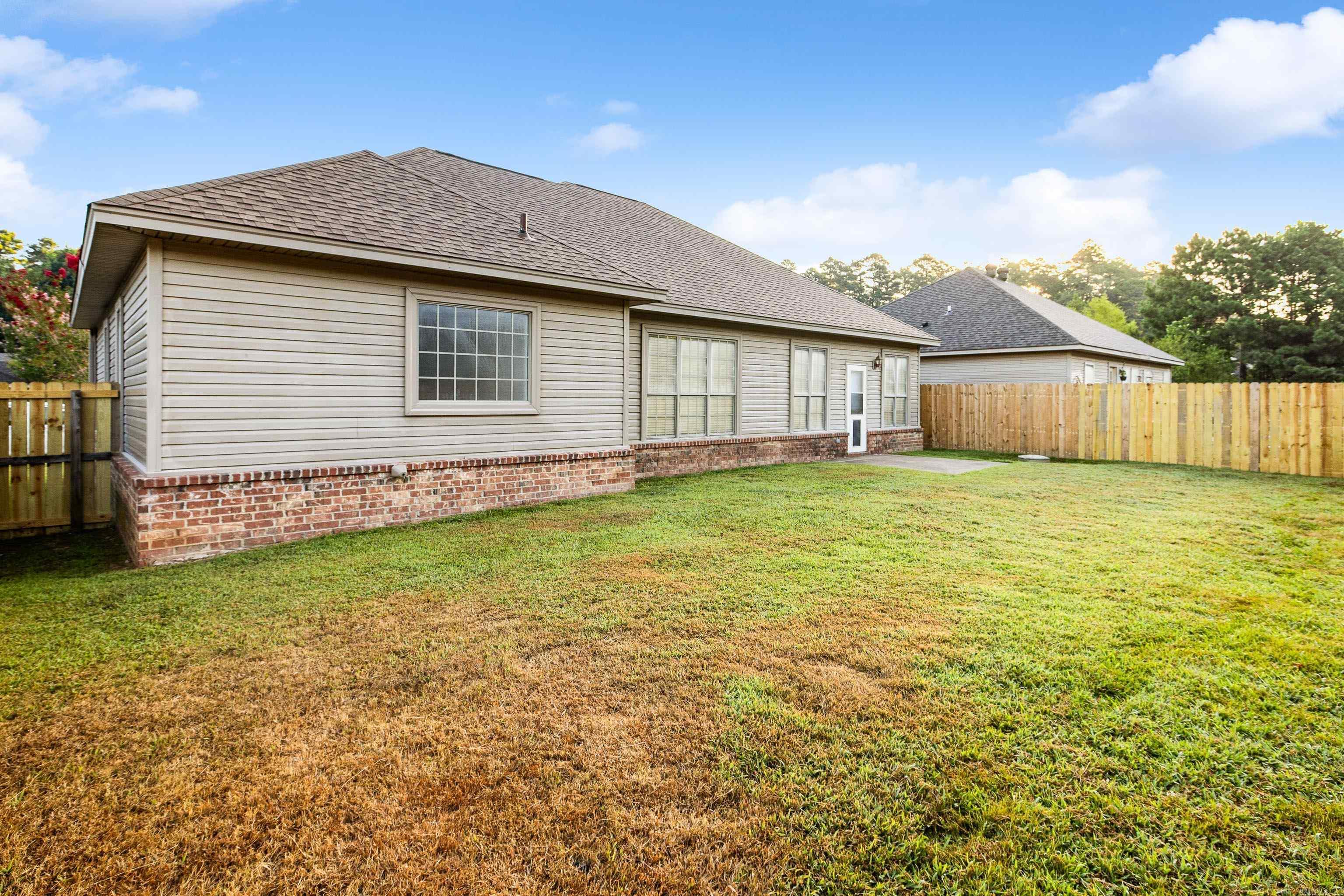 WISTERIA VINEYARD - Residential