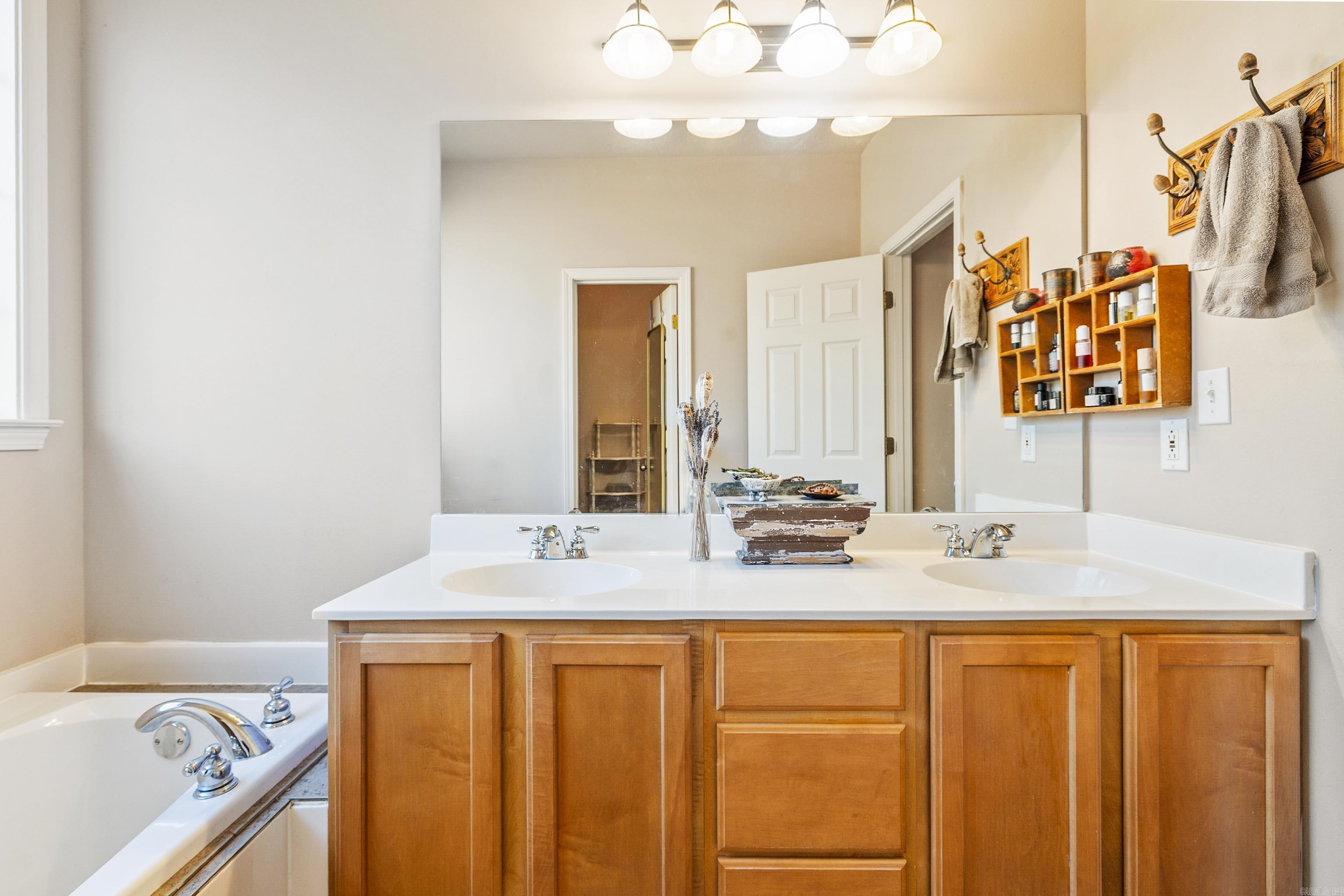 WISTERIA VINEYARD - Residential