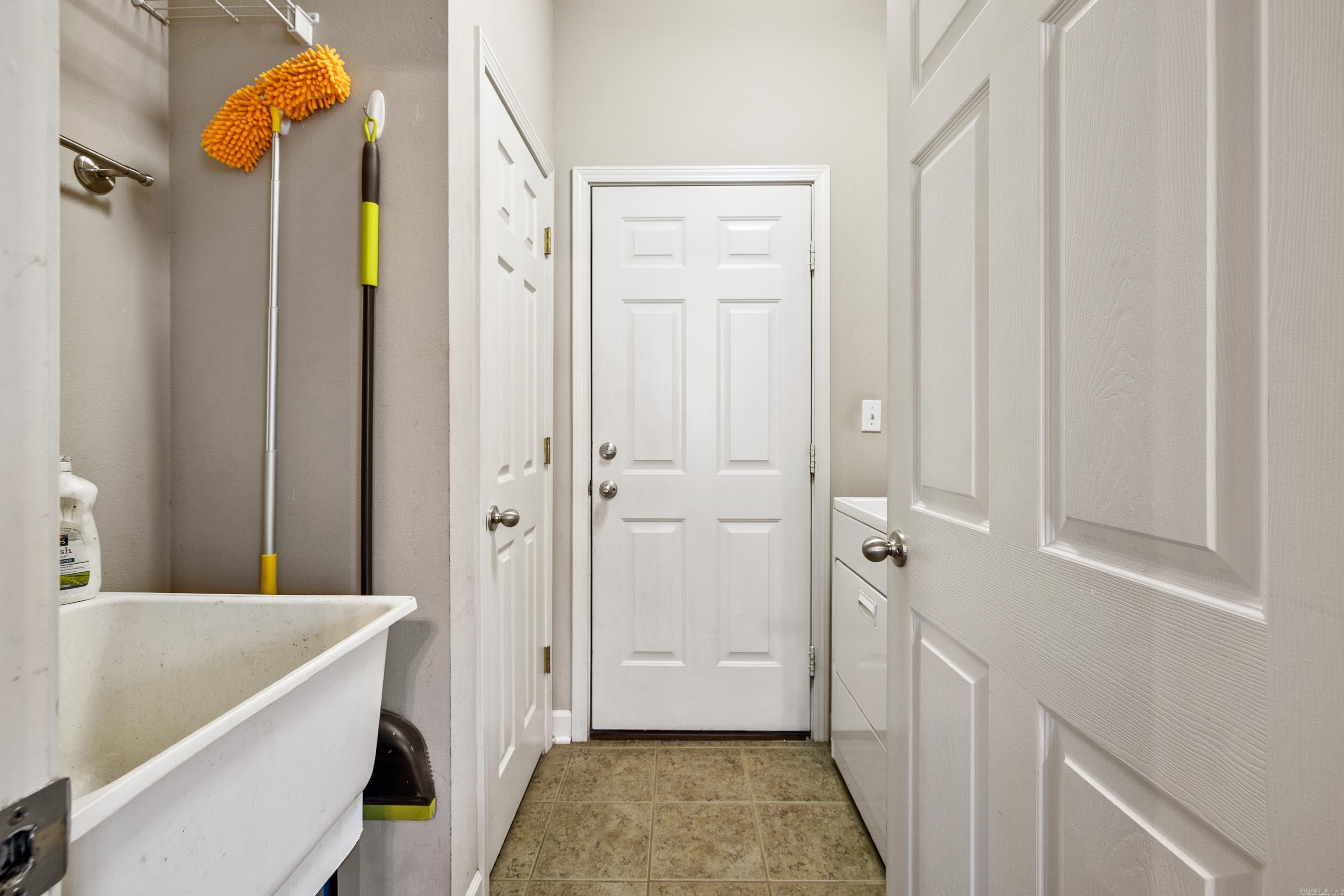 WISTERIA VINEYARD - Residential