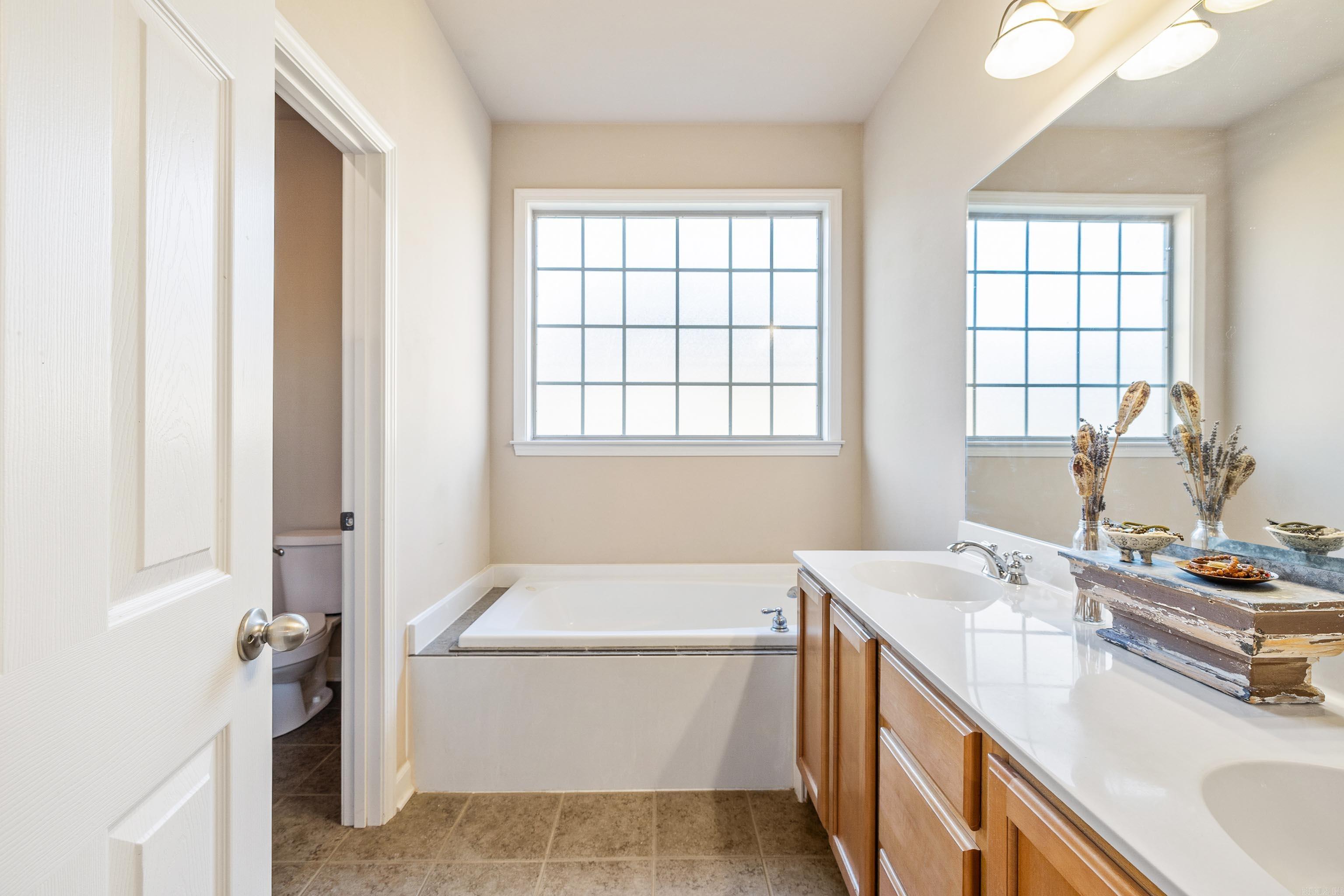 WISTERIA VINEYARD - Residential