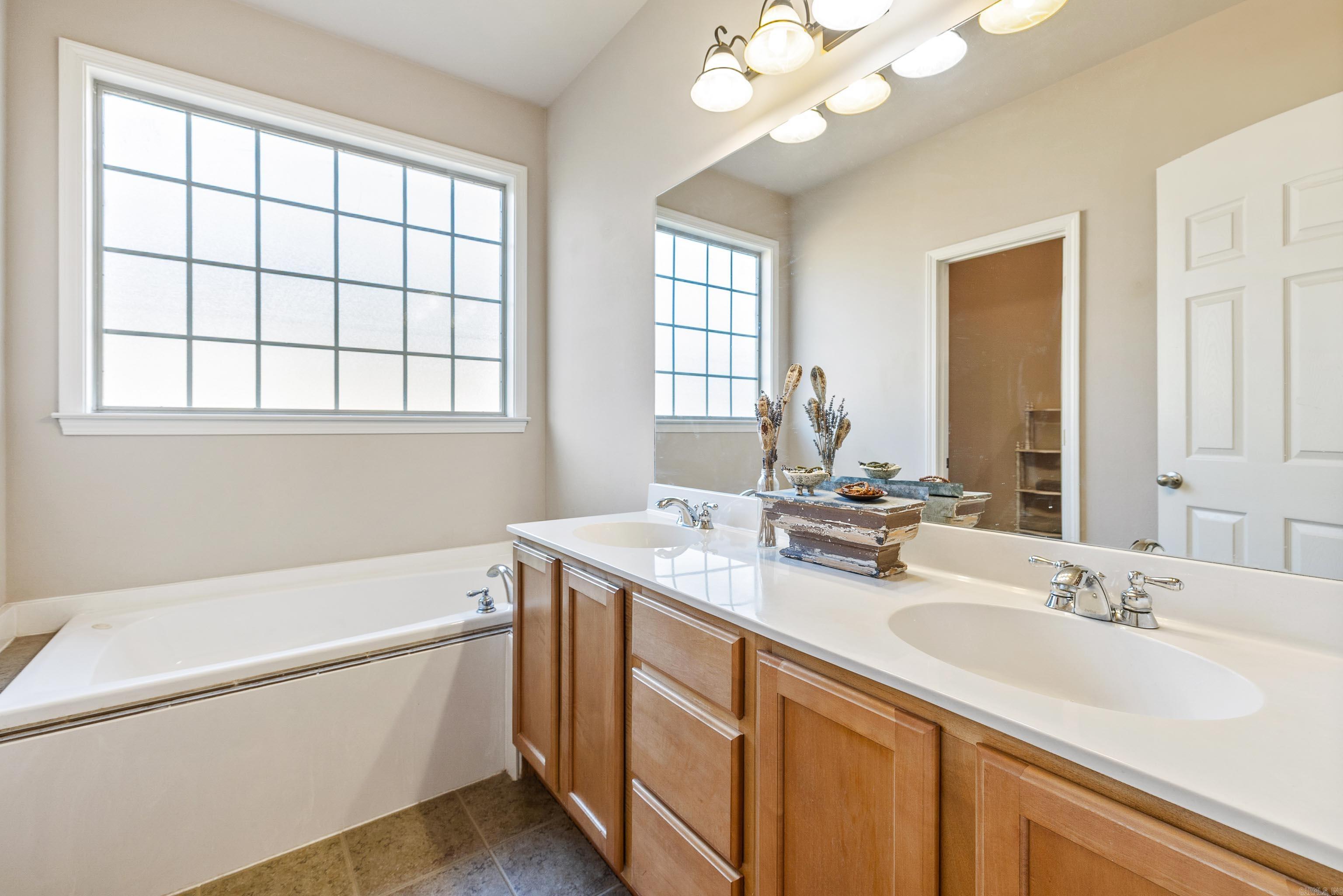 WISTERIA VINEYARD - Residential