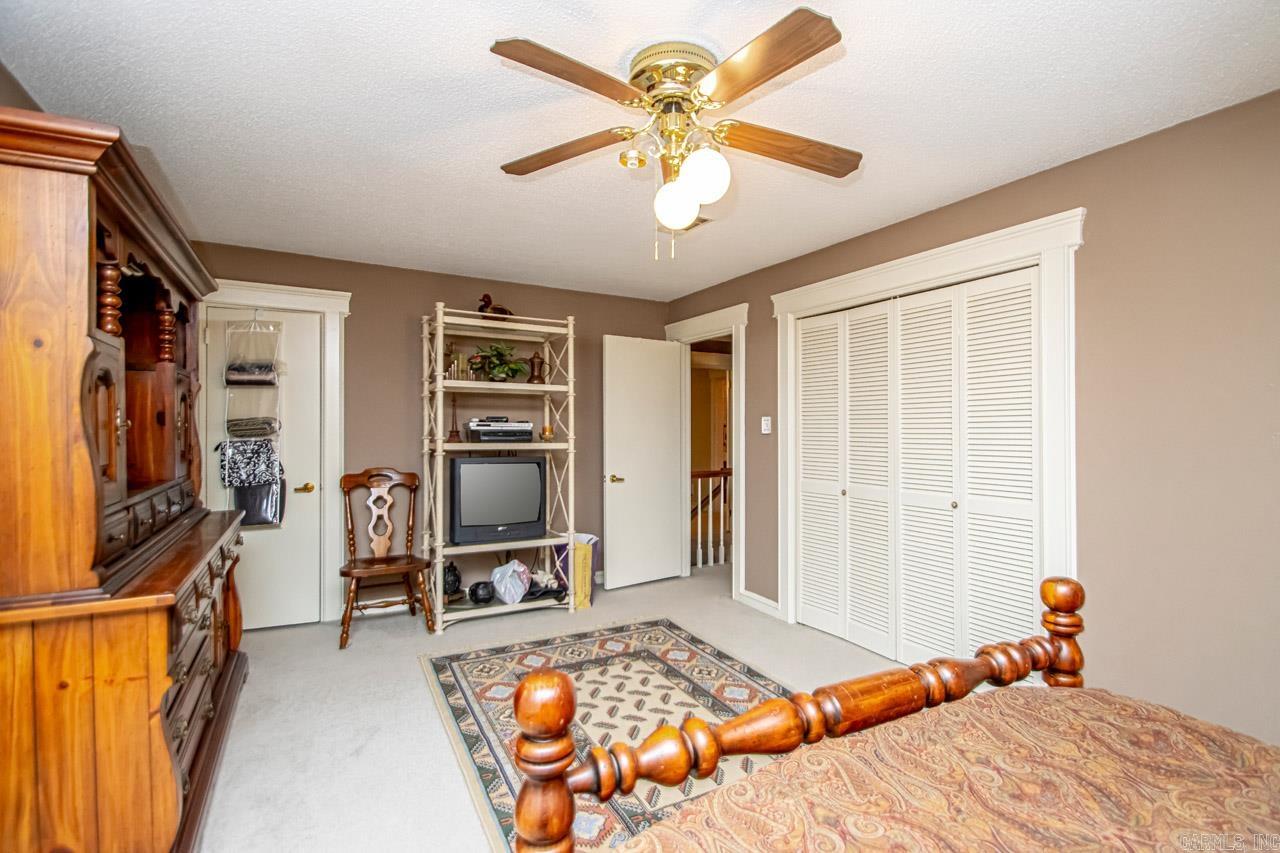 COUNTRY CLUB PARK - Residential