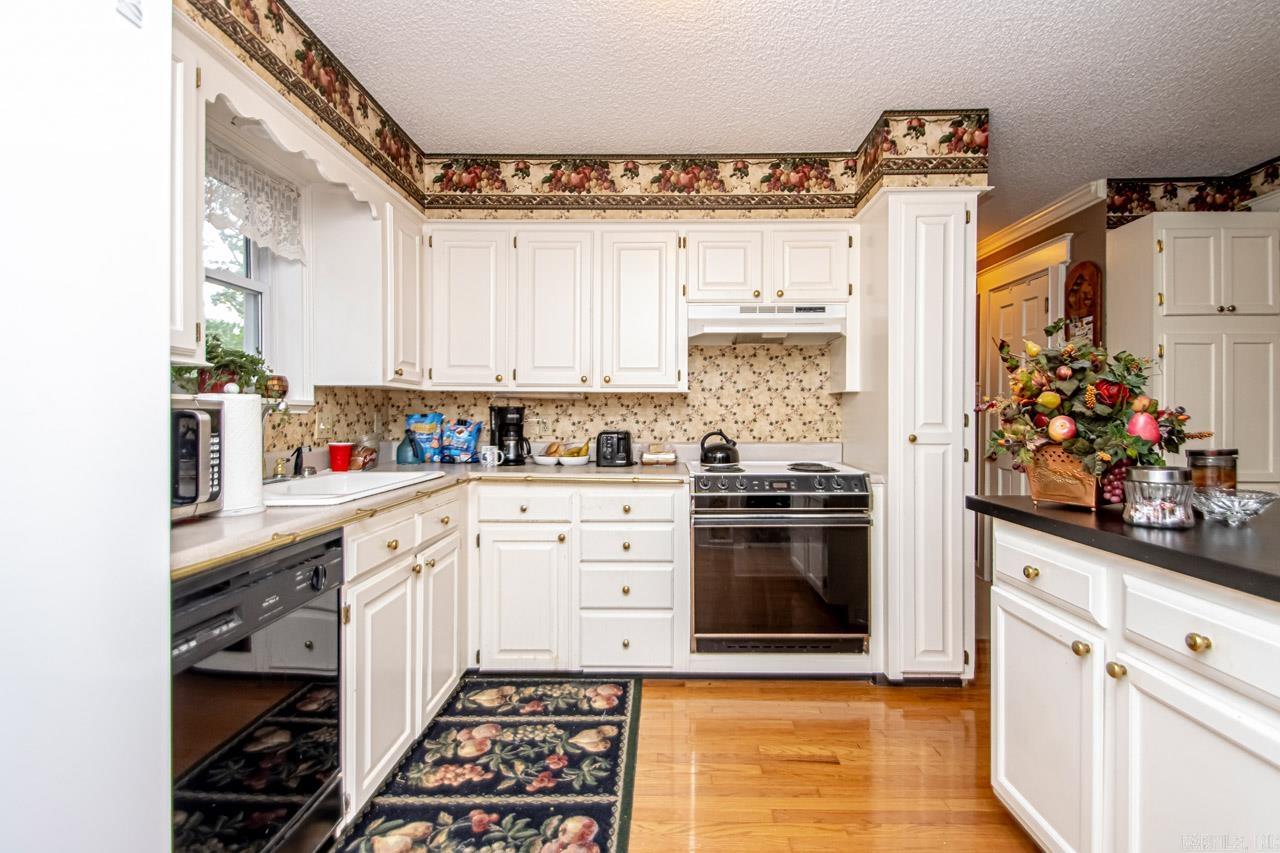 COUNTRY CLUB PARK - Residential