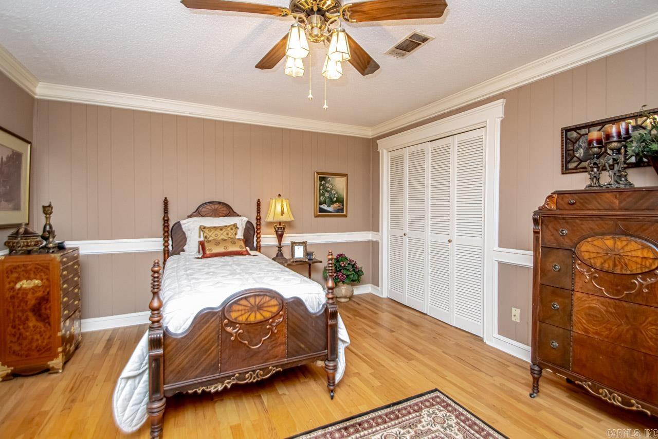 COUNTRY CLUB PARK - Residential