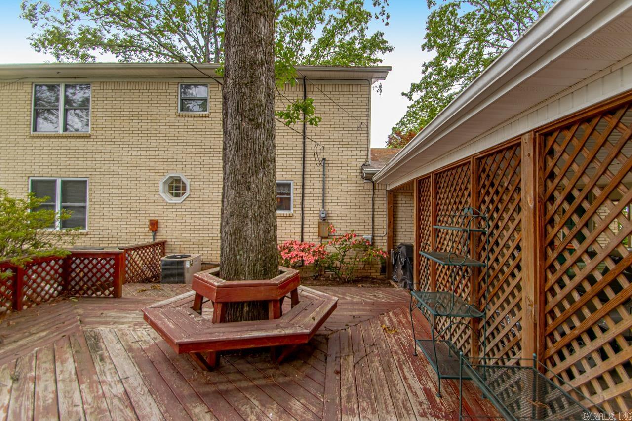 COUNTRY CLUB PARK - Residential