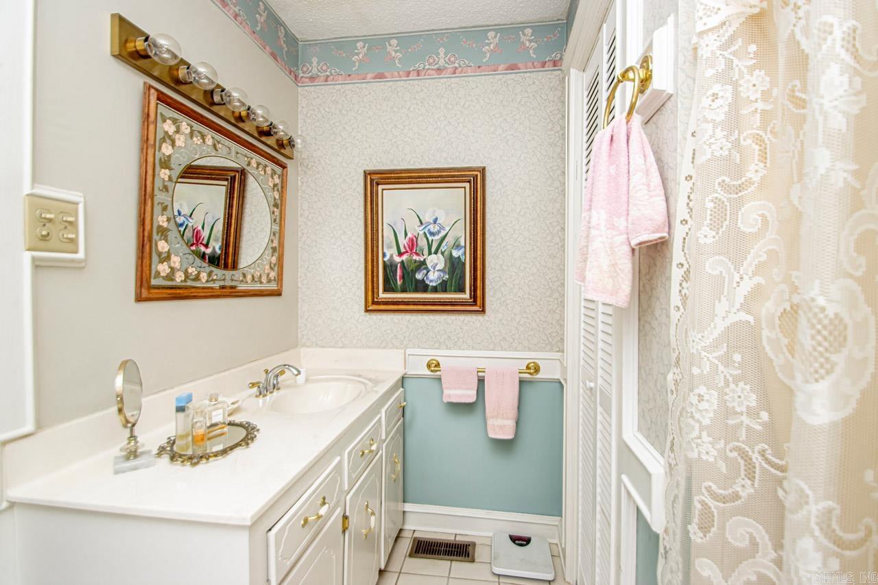 COUNTRY CLUB PARK - Residential