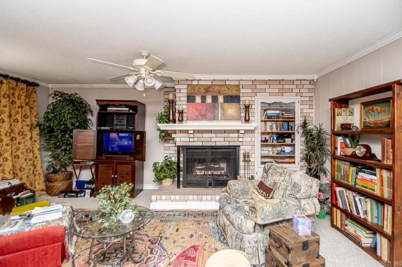 COUNTRY CLUB PARK - Residential