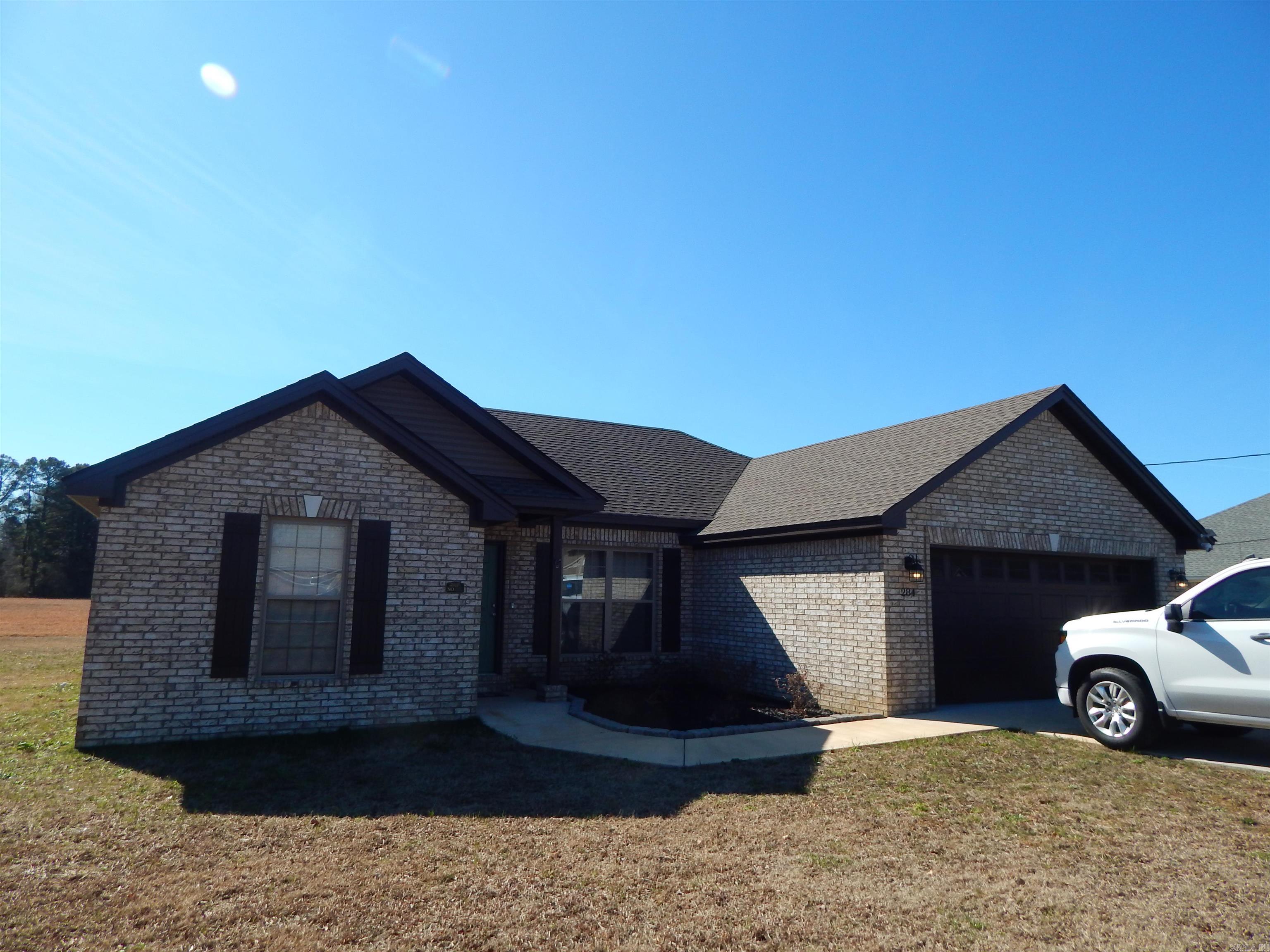 This home has been well maintained. Located just minutes outside of Searcy. Nice brick home. Spacious kitchen and dining combo. Large master bedroom. Split bedroom plan. Double garage. Luxury vinyl plank flooring throughout the house.