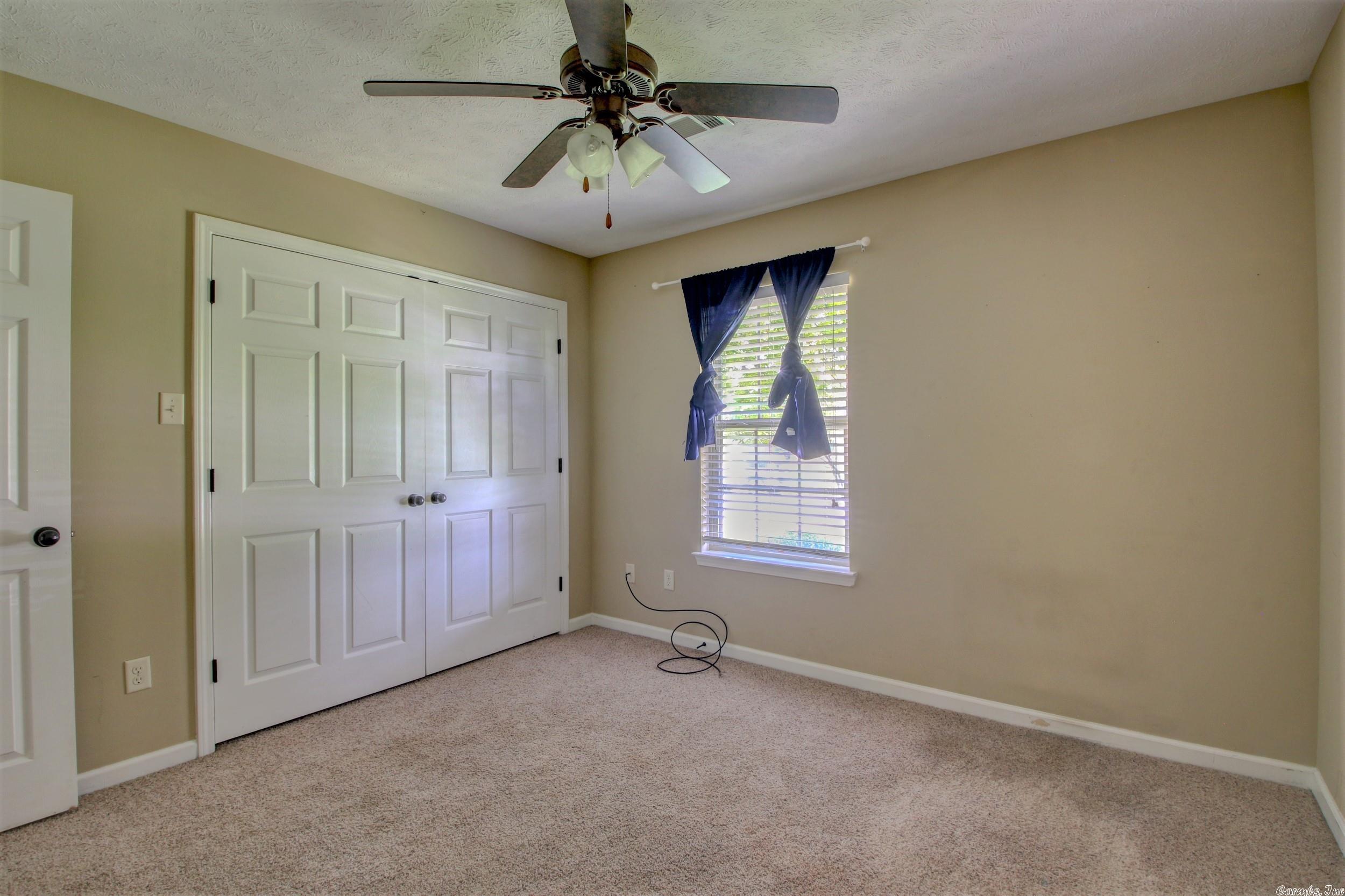 WILLOW LAKE - Residential