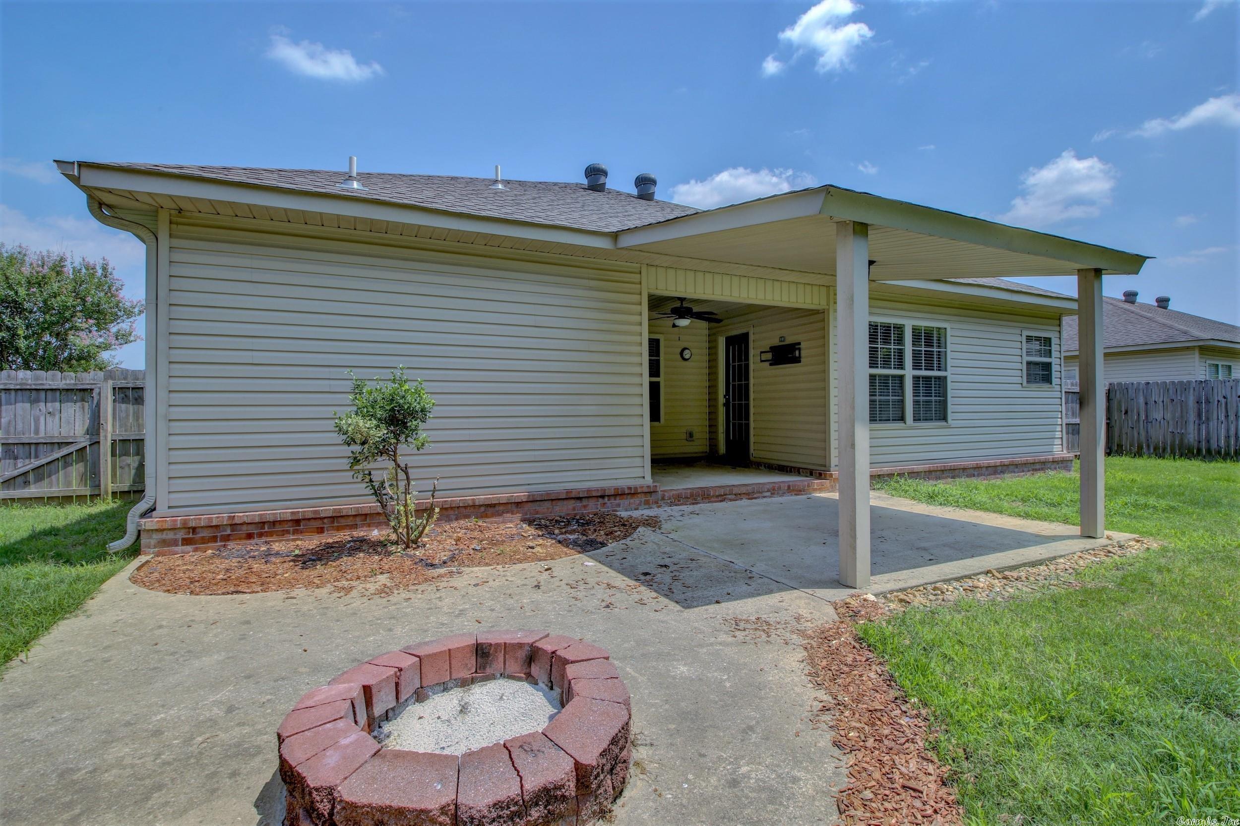 WILLOW LAKE - Residential