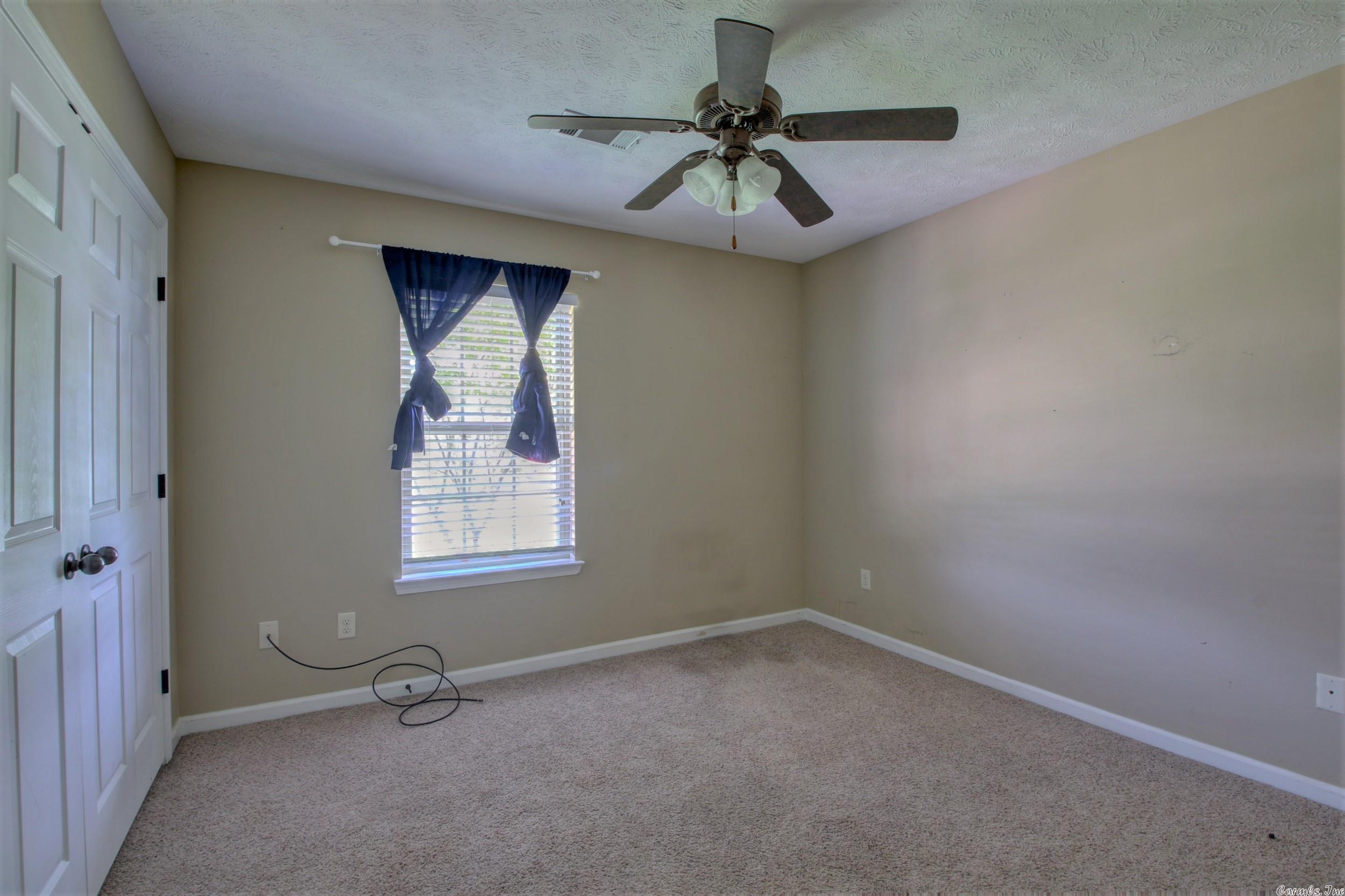 WILLOW LAKE - Residential