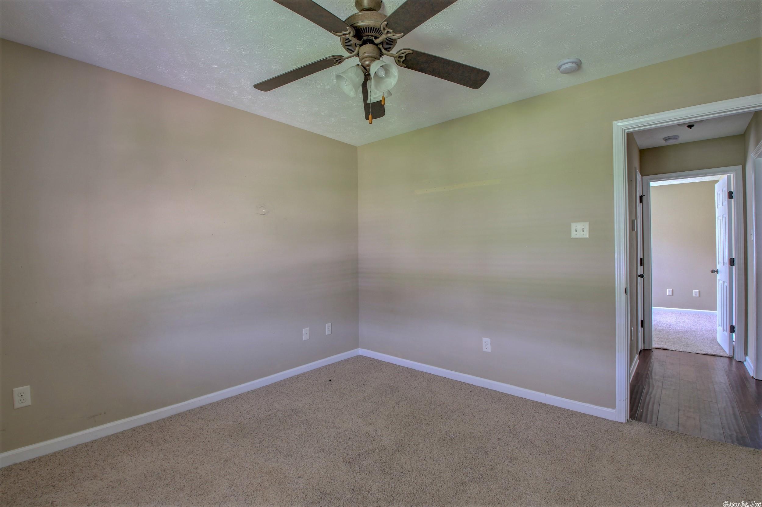 WILLOW LAKE - Residential