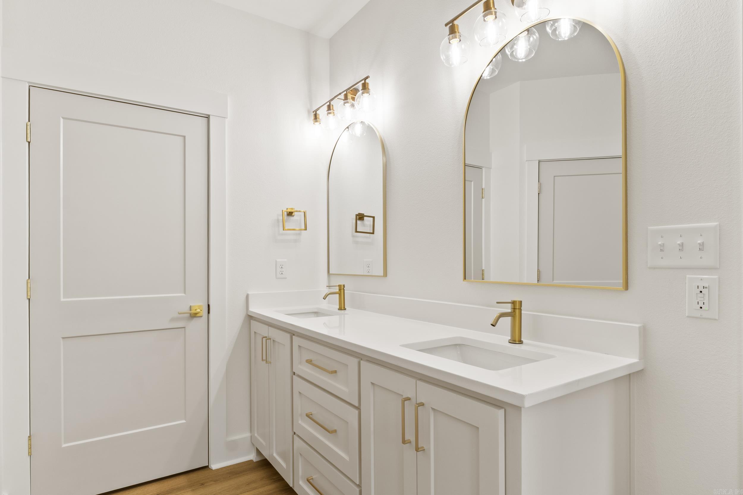 EAST MEADOW - Residential