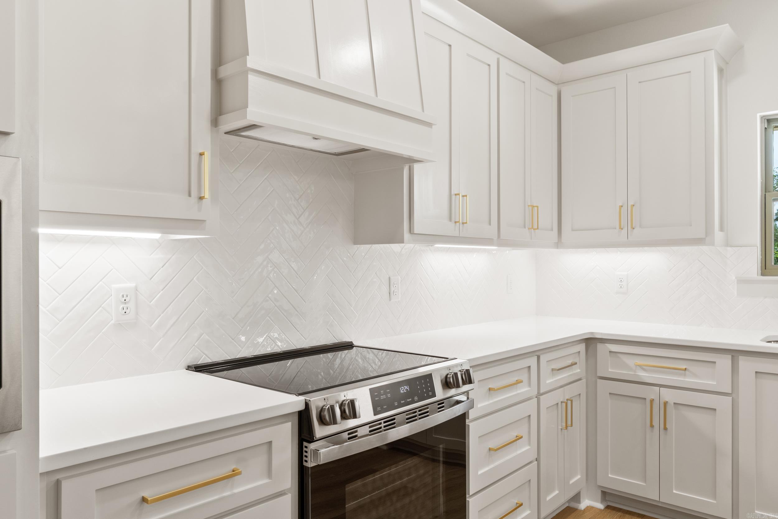 EAST MEADOW - Residential