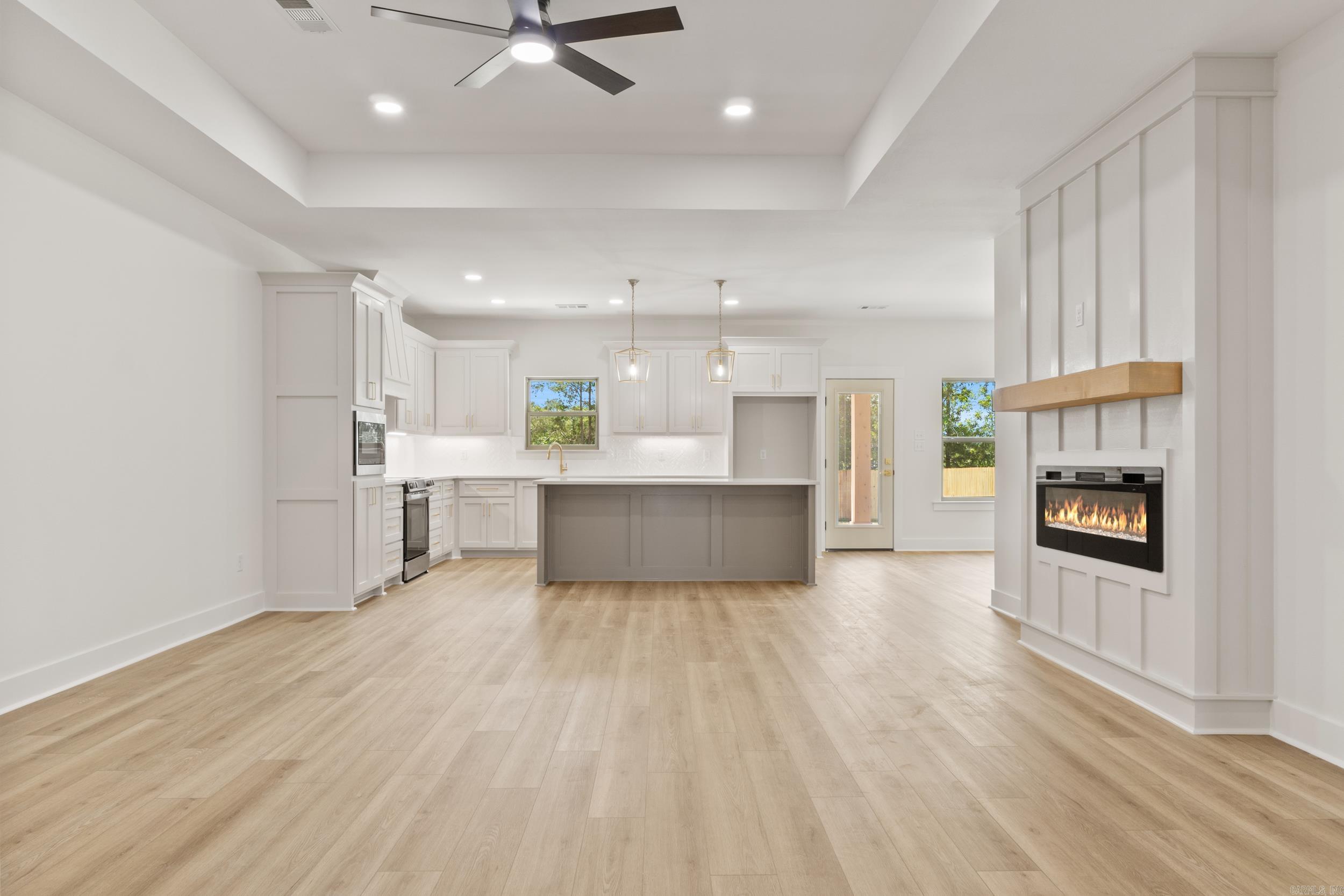 EAST MEADOW - Residential