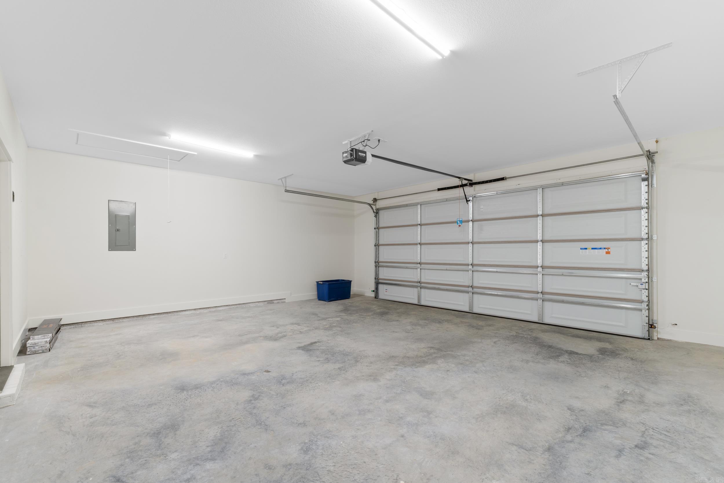 EAST MEADOW - Residential