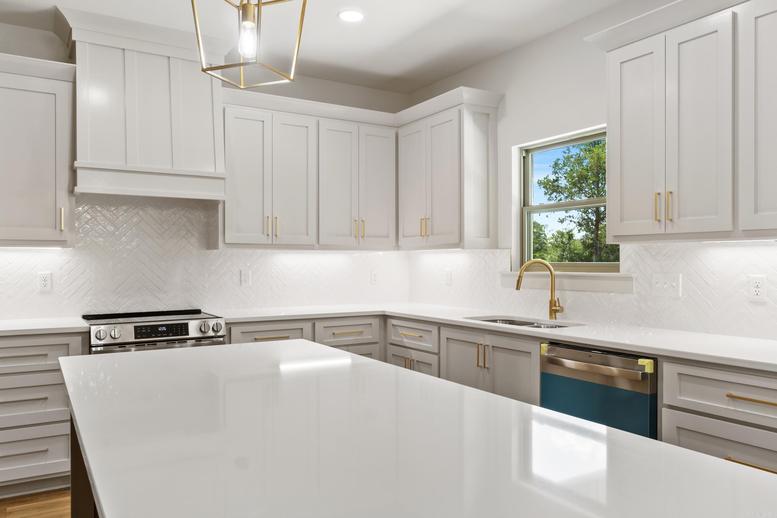 EAST MEADOW - Residential