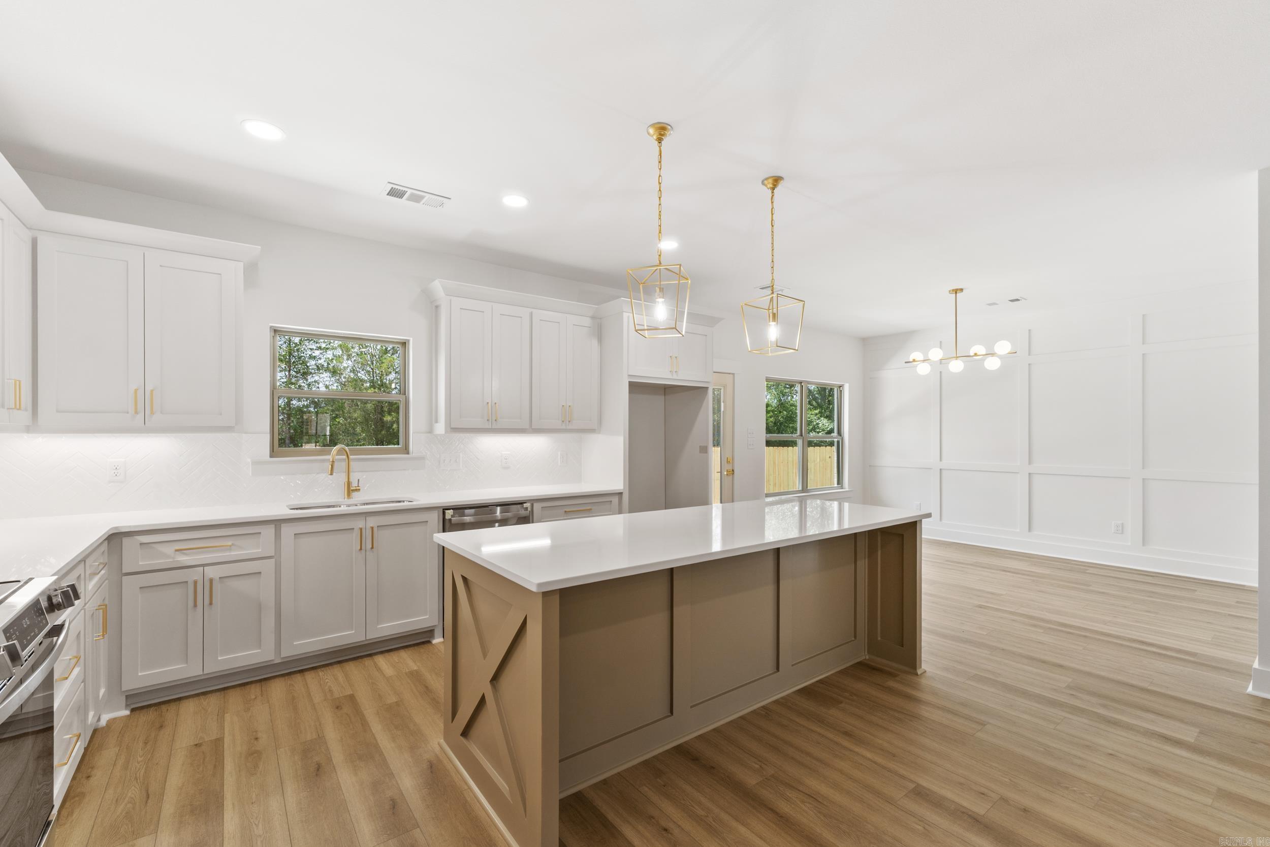 EAST MEADOW - Residential