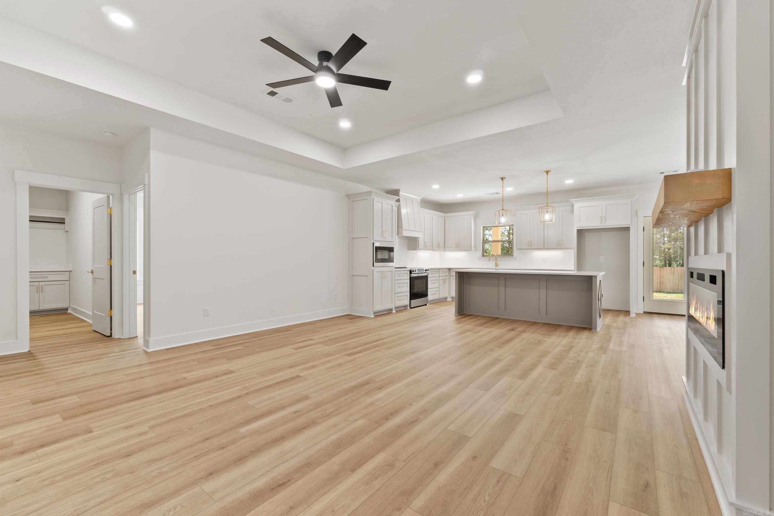 EAST MEADOW - Residential