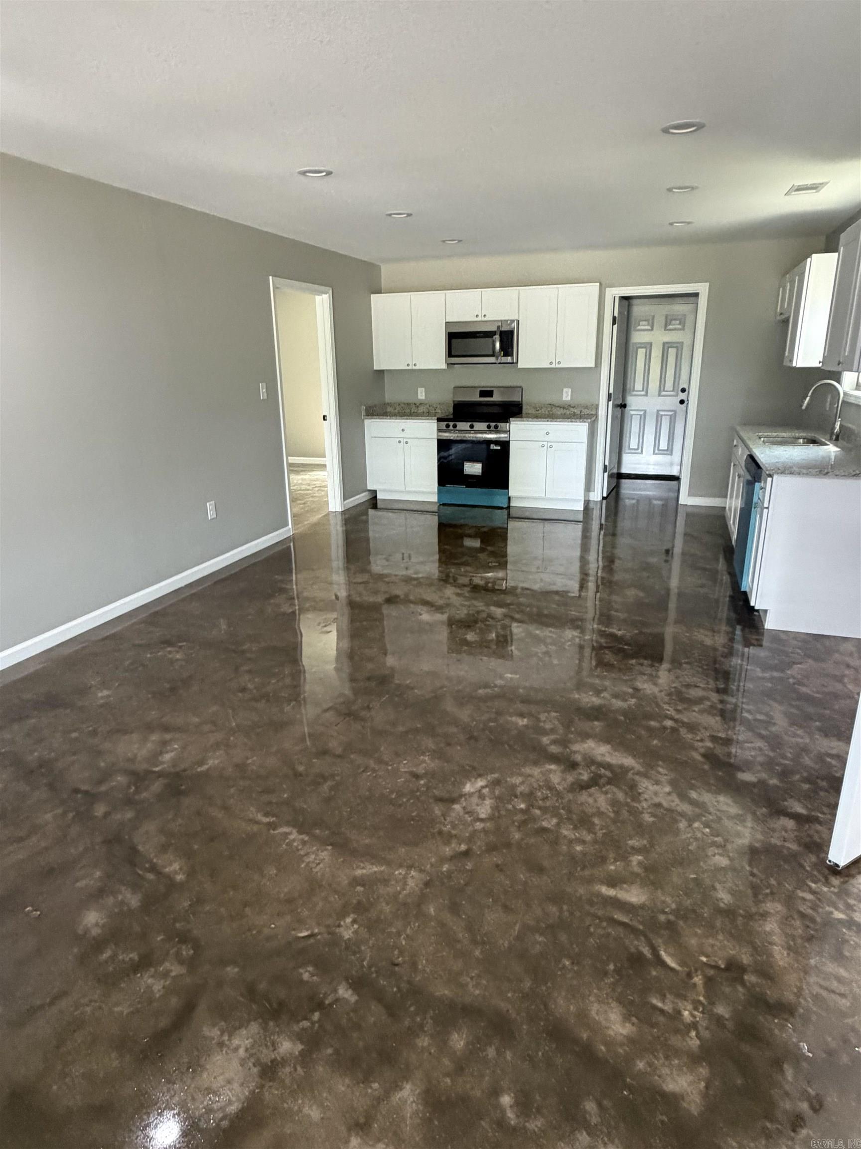 KIECH, EARL 2ND ADD - Residential