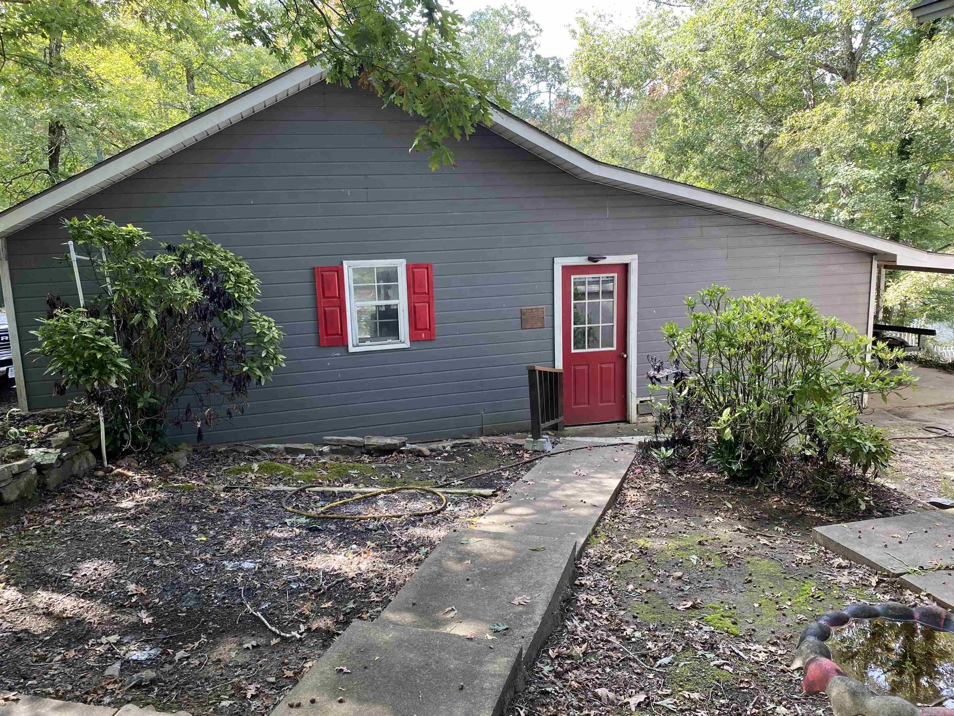 TOMAHAWK VILLAGE - Residential