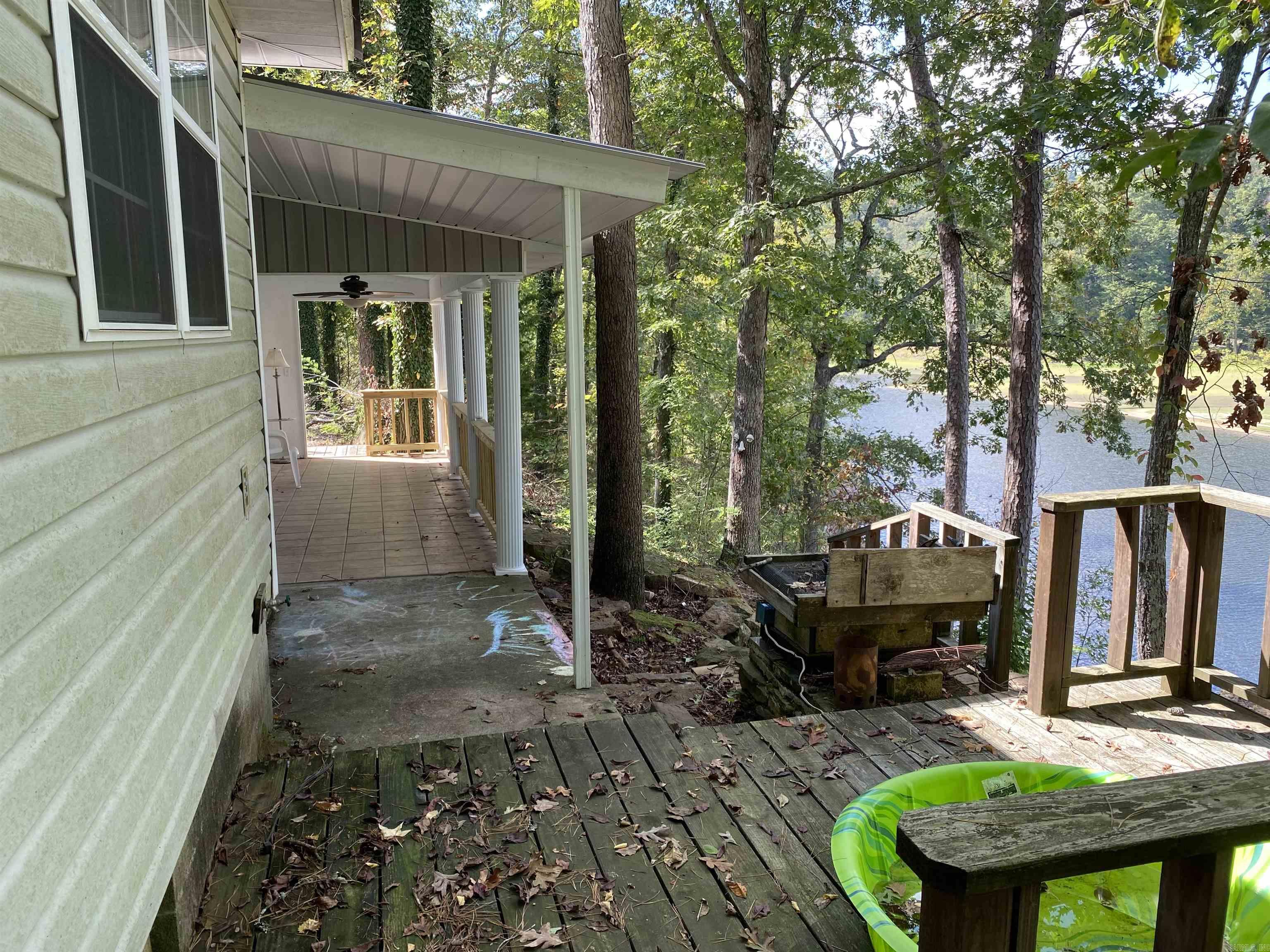 TOMAHAWK VILLAGE - Residential