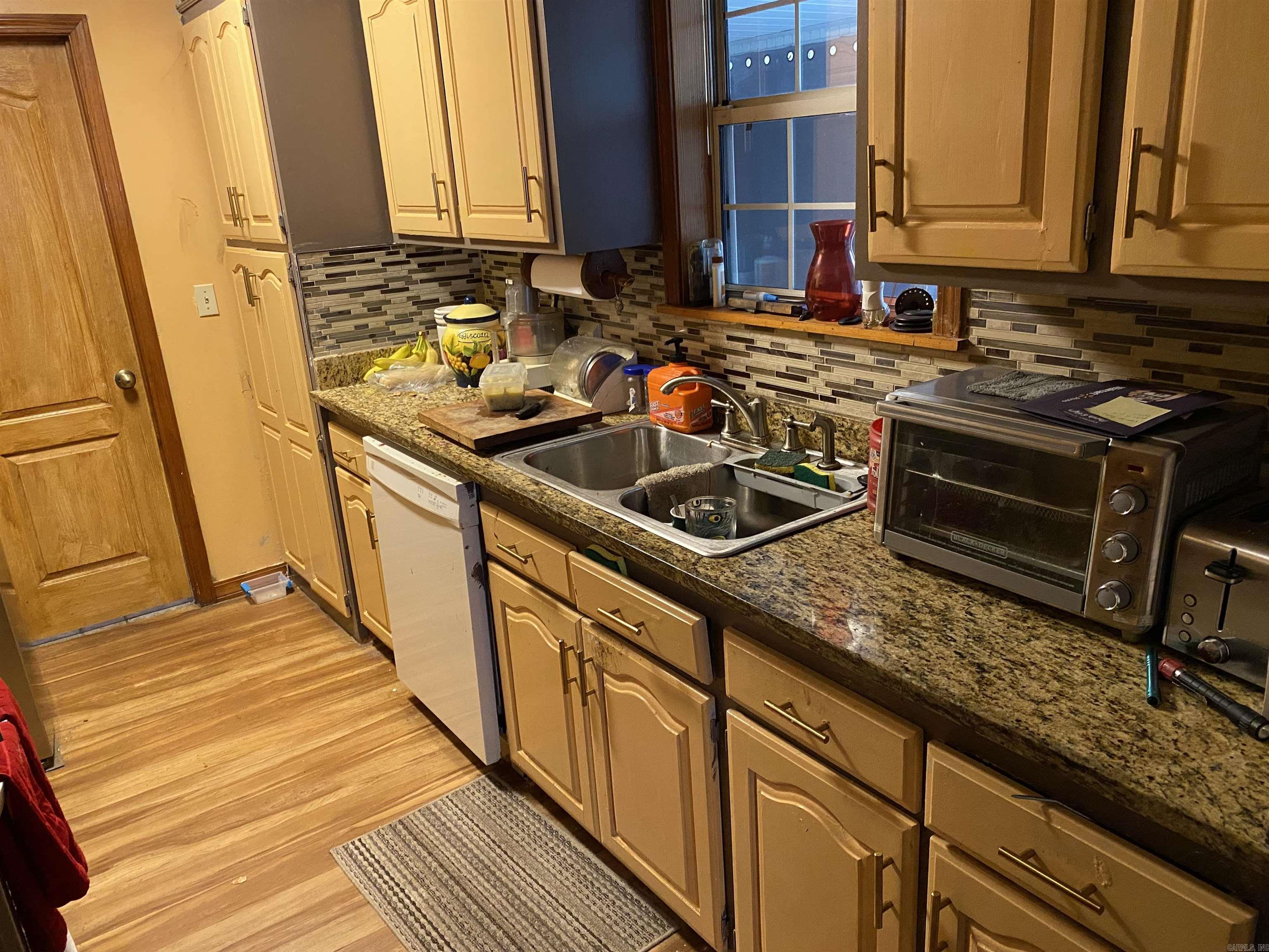 TOMAHAWK VILLAGE - Residential