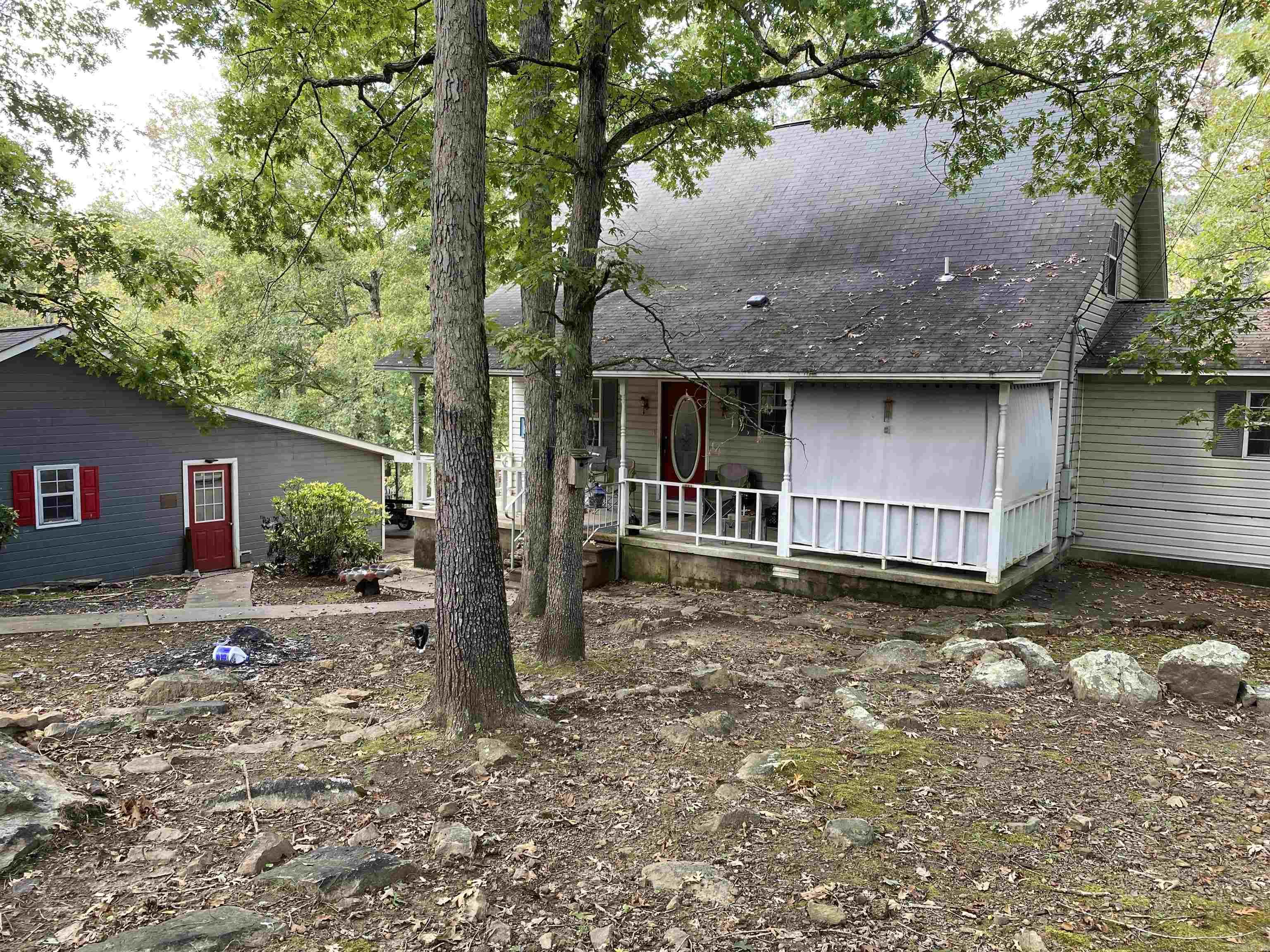 TOMAHAWK VILLAGE - Residential