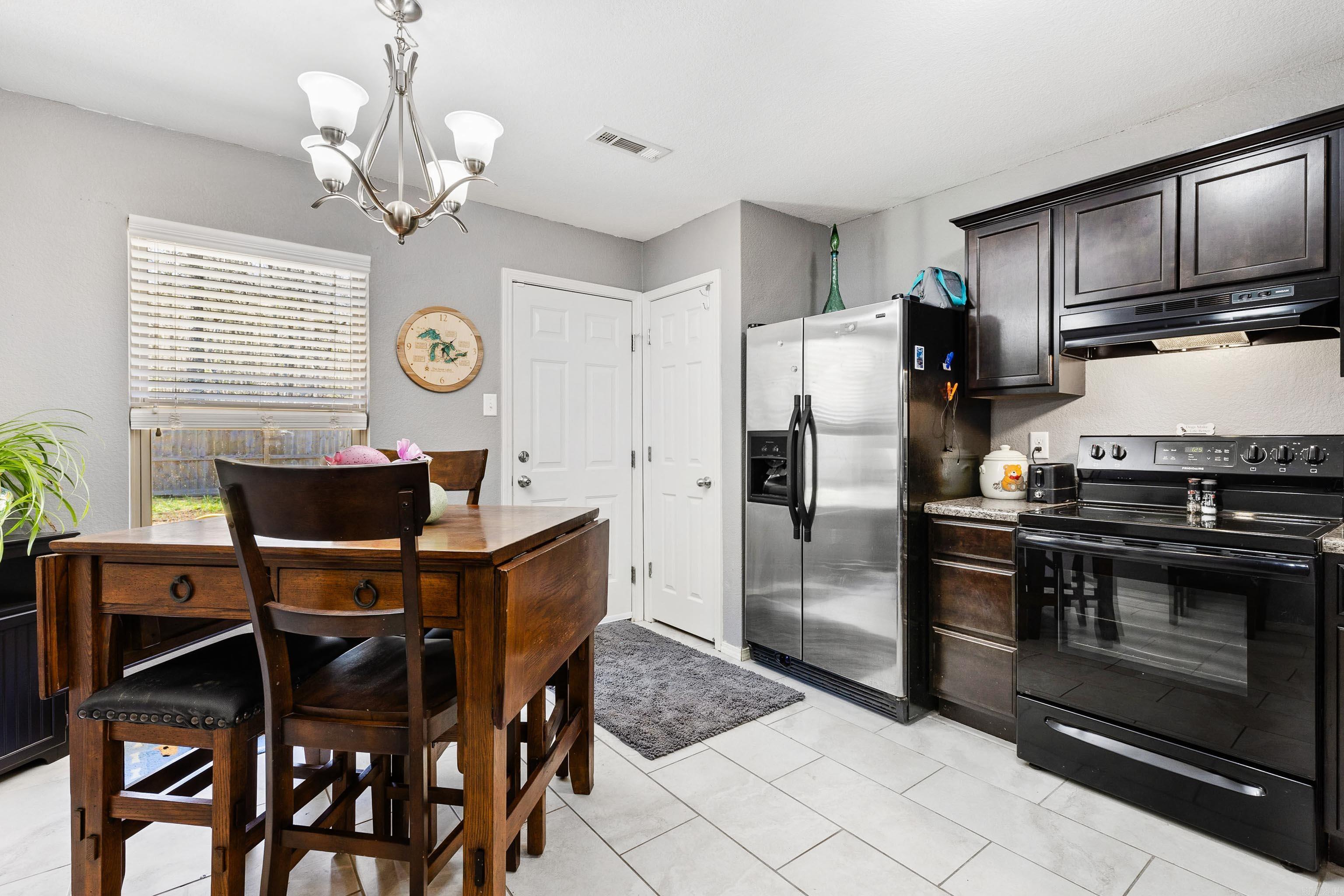 OXFORD VALLEY - Residential