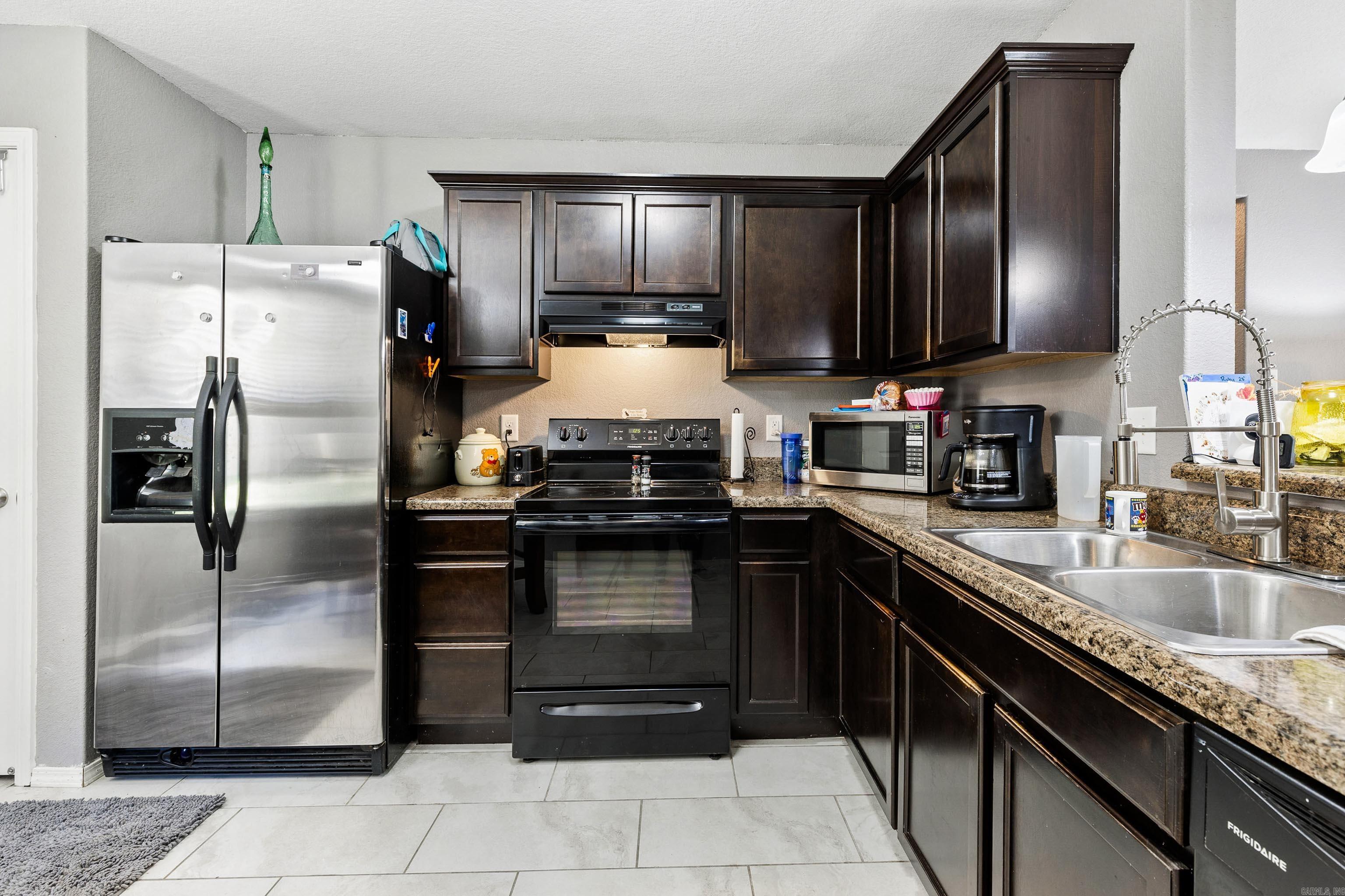 OXFORD VALLEY - Residential