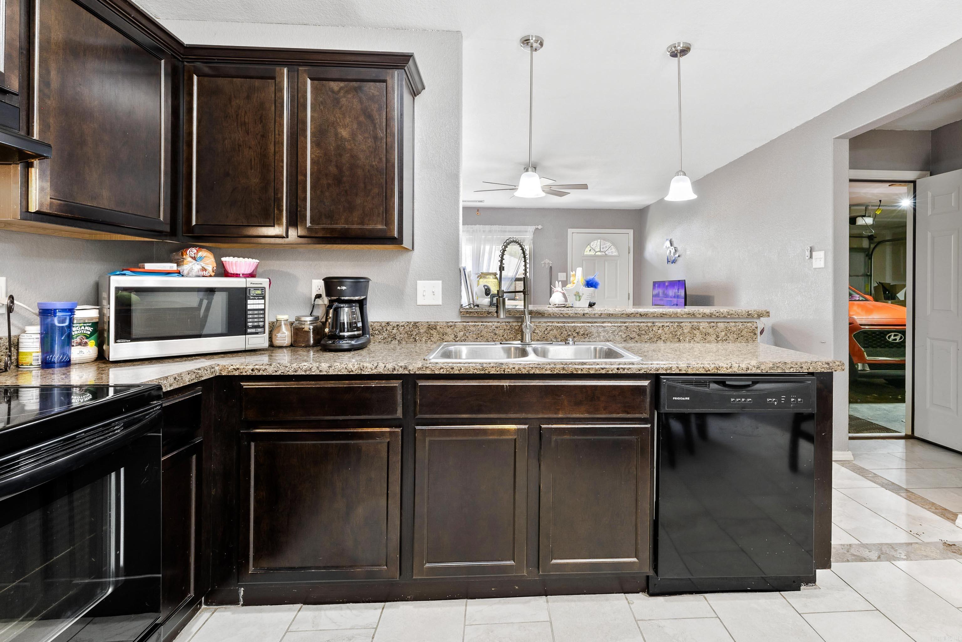 OXFORD VALLEY - Residential