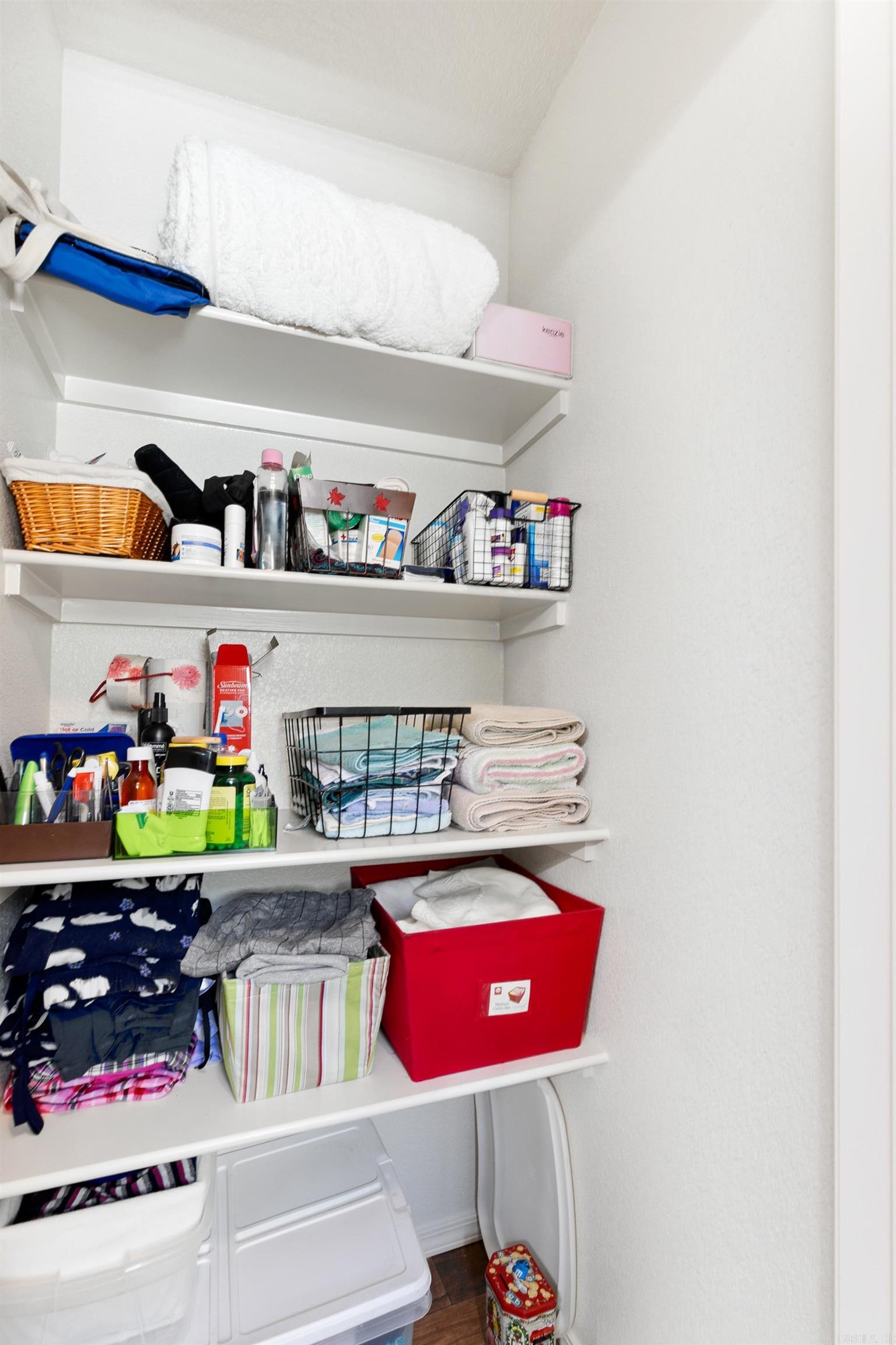 OXFORD VALLEY - Residential