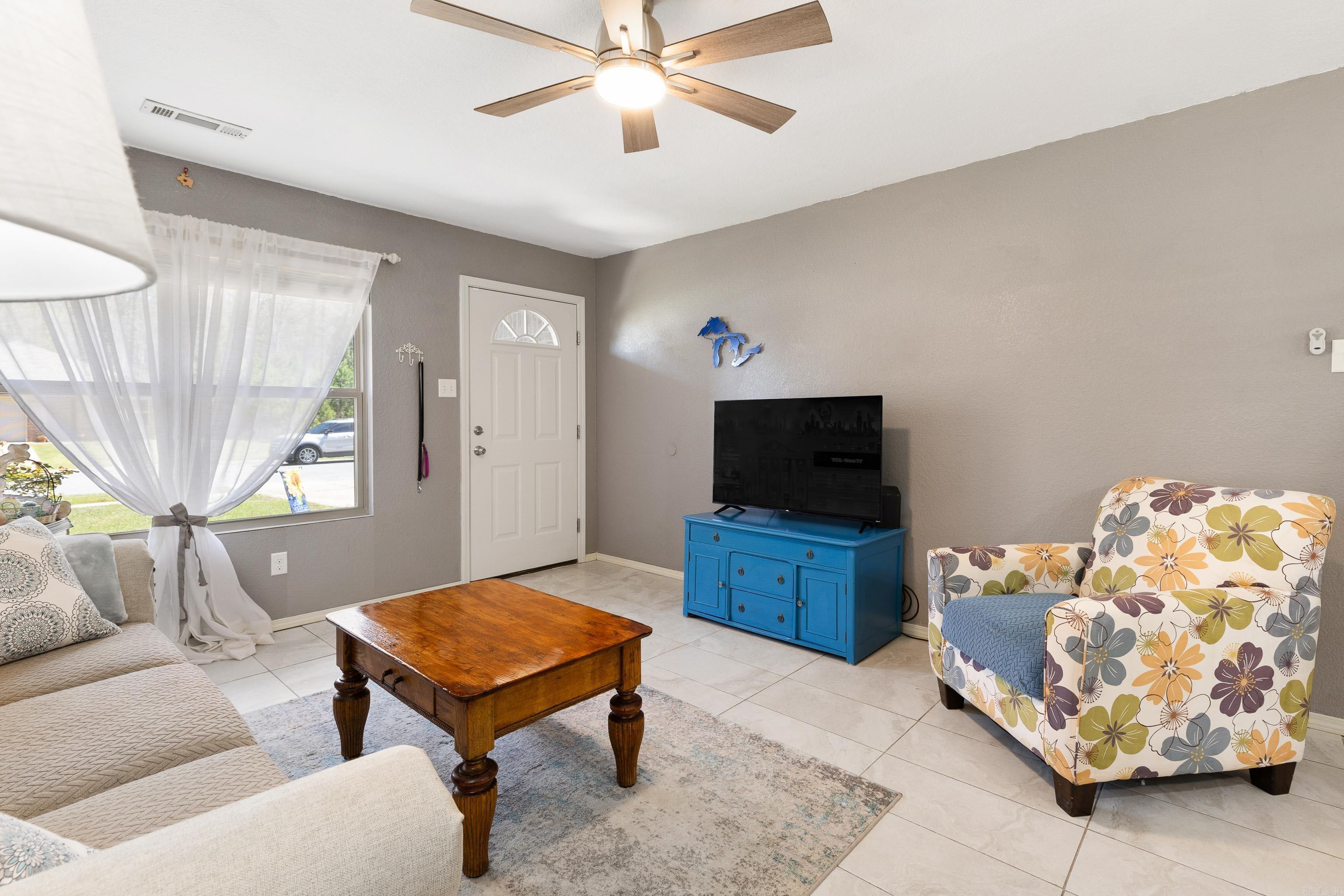 OXFORD VALLEY - Residential