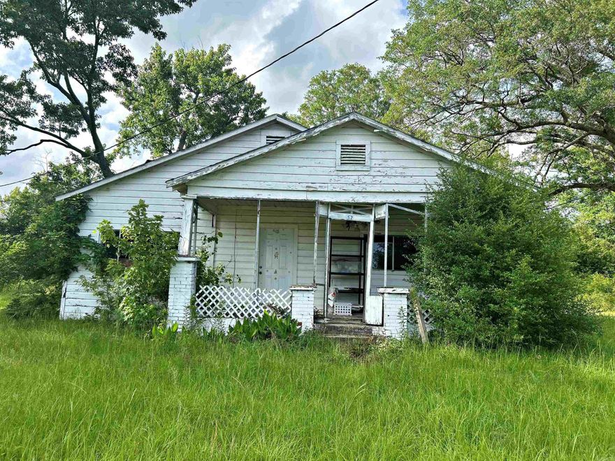 Fabulous Fixer Upper with 2 Acres. Come take a Look.