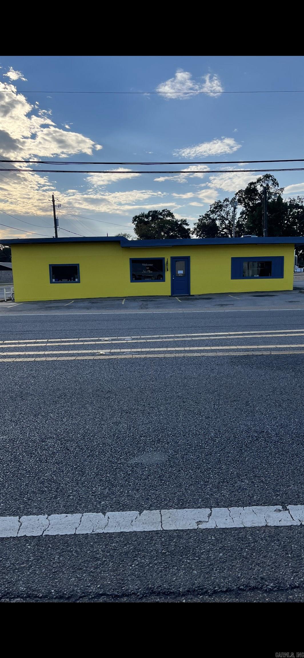 13-17-4 - Commercial Sale