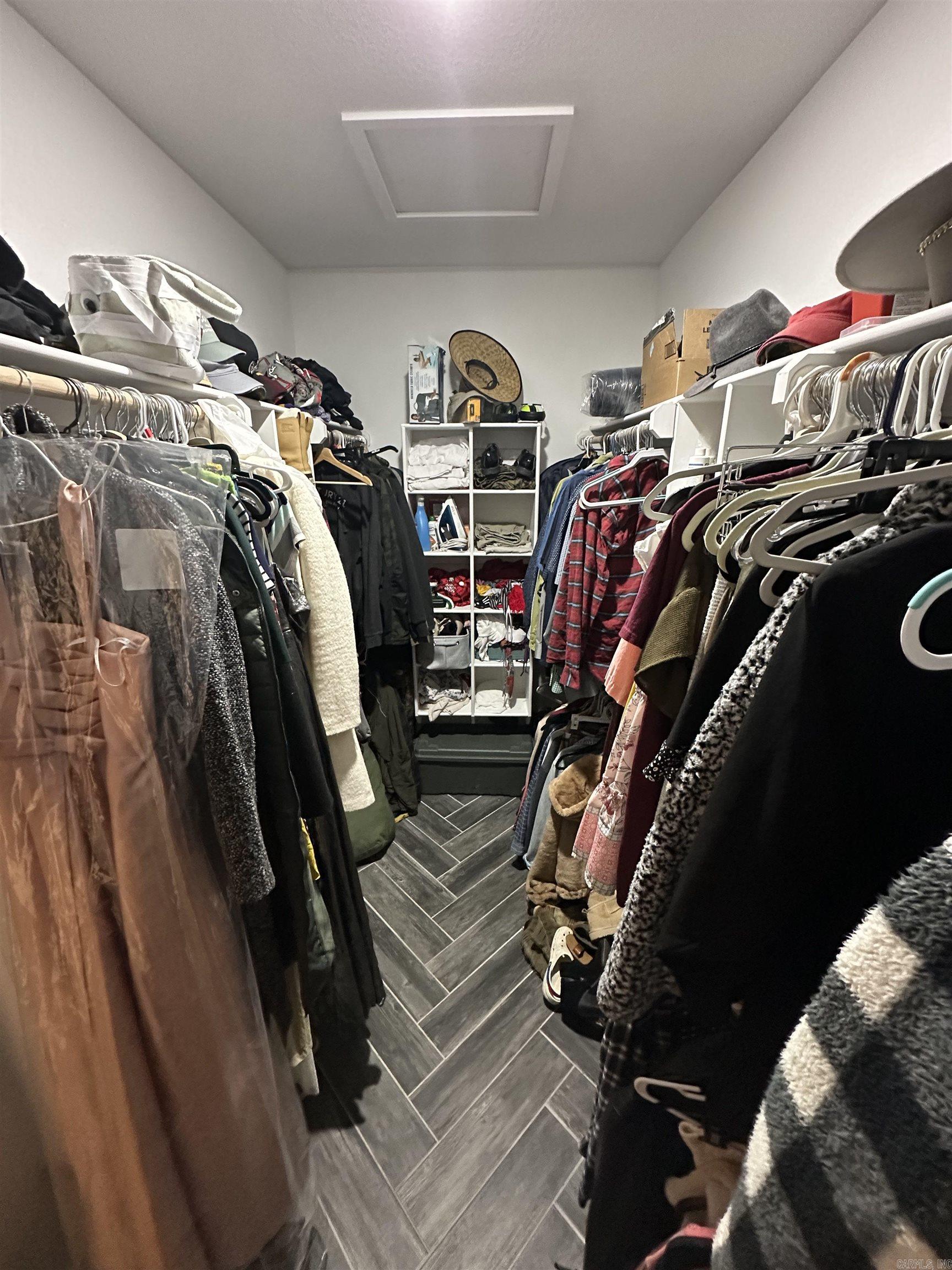 OAK TREE RIDGE SUB - Residential