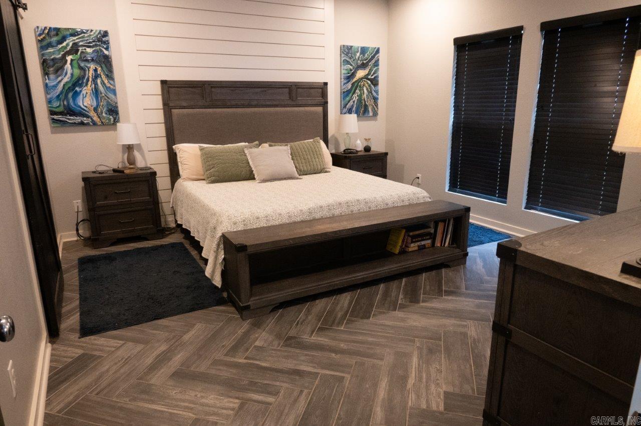 OAK TREE RIDGE SUB - Residential