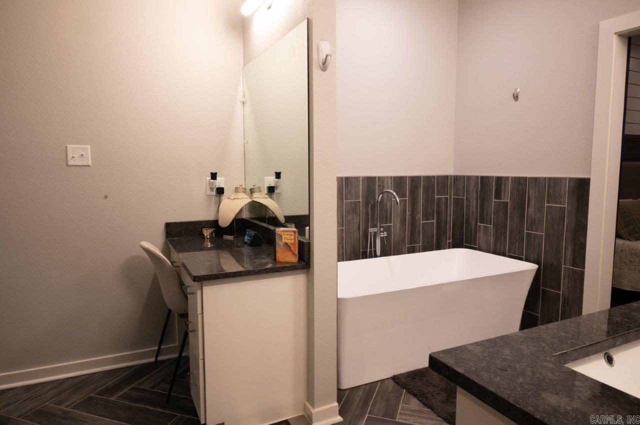 OAK TREE RIDGE SUB - Residential